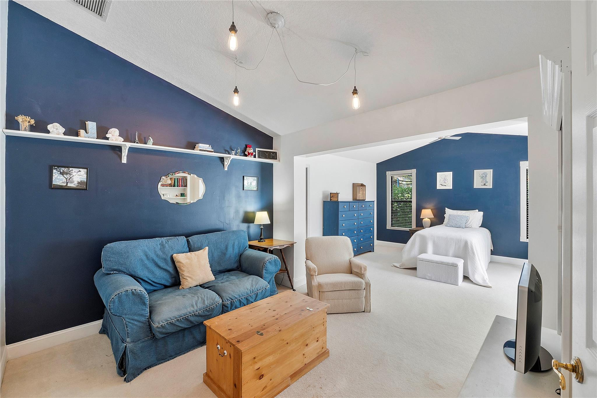 1963 Hartford Way