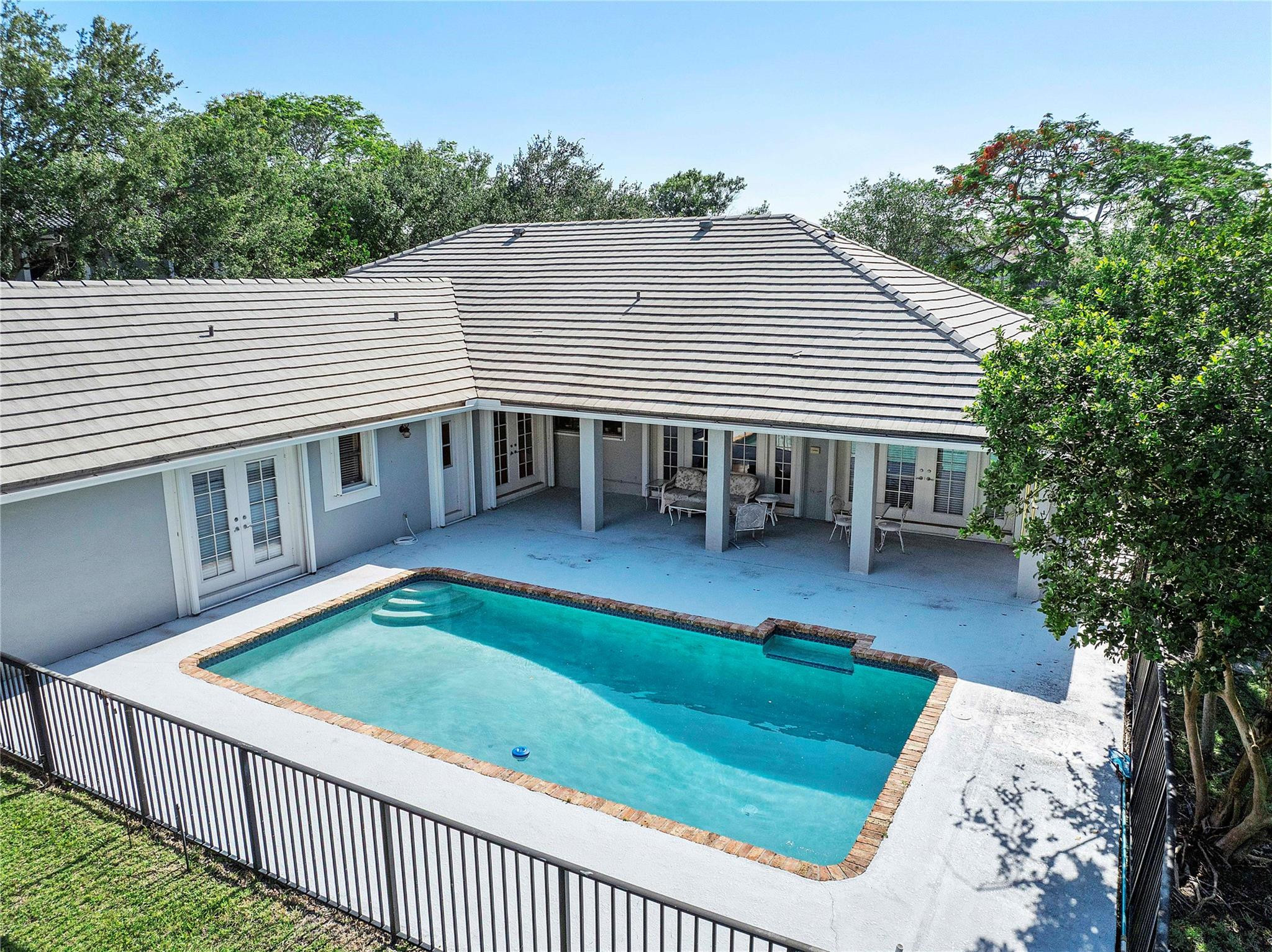 1963 Hartford Way