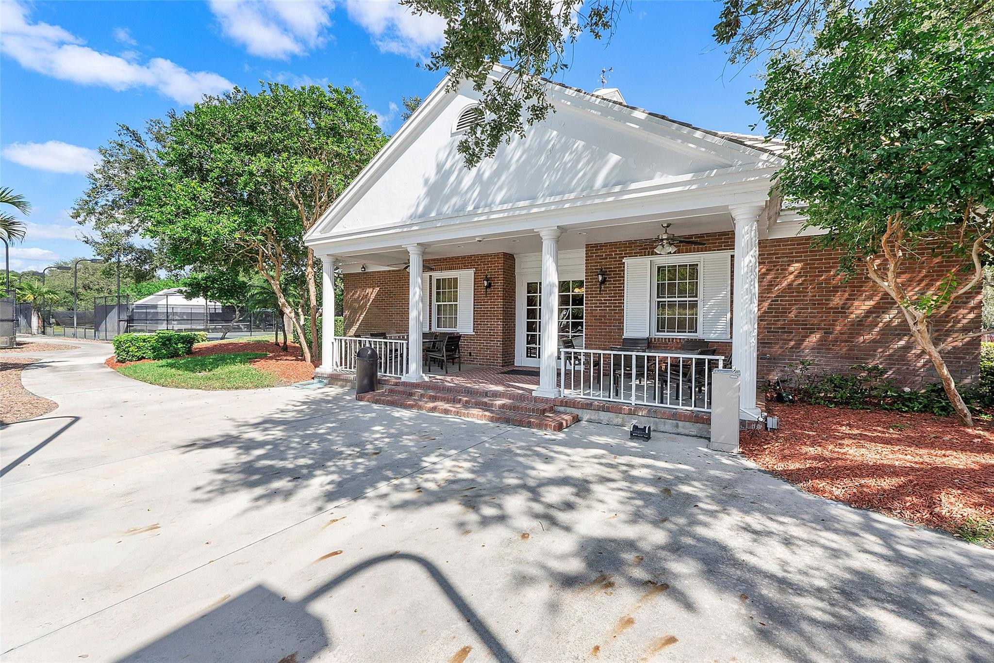 1963 Hartford Way