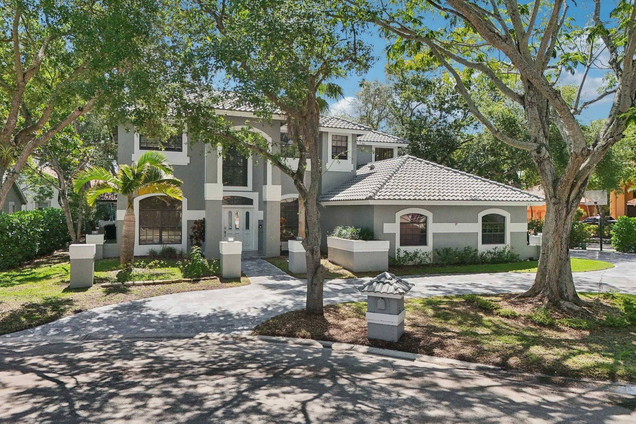 1943 Hartford Way