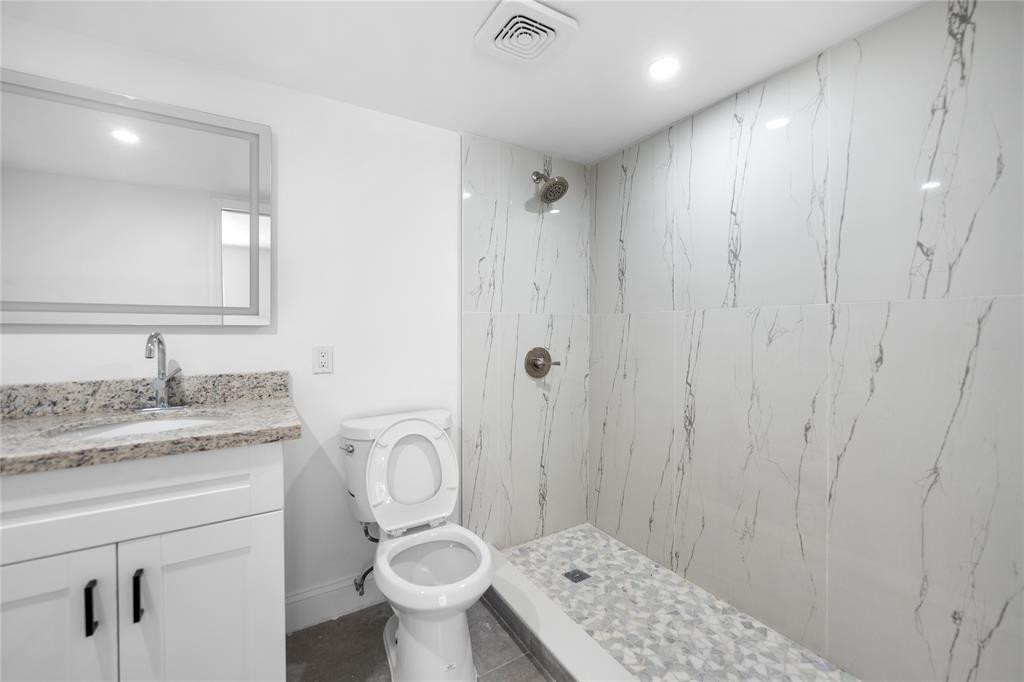 2202 Lucaya Bend J2