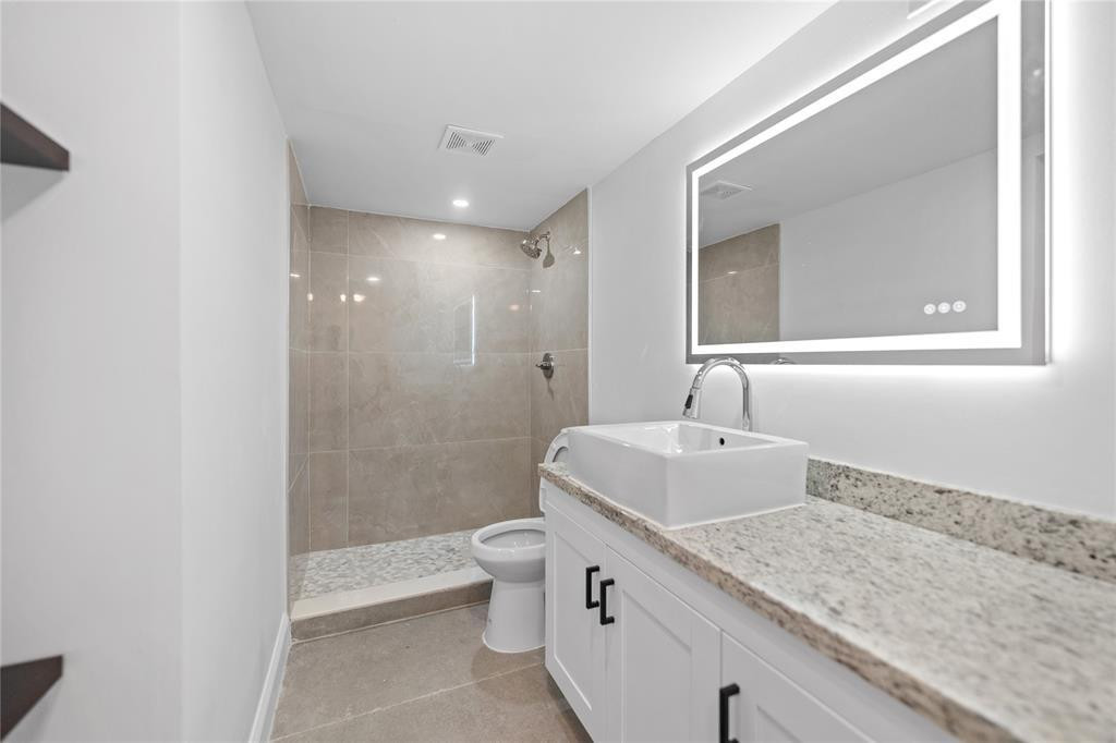 2202 Lucaya Bend J2