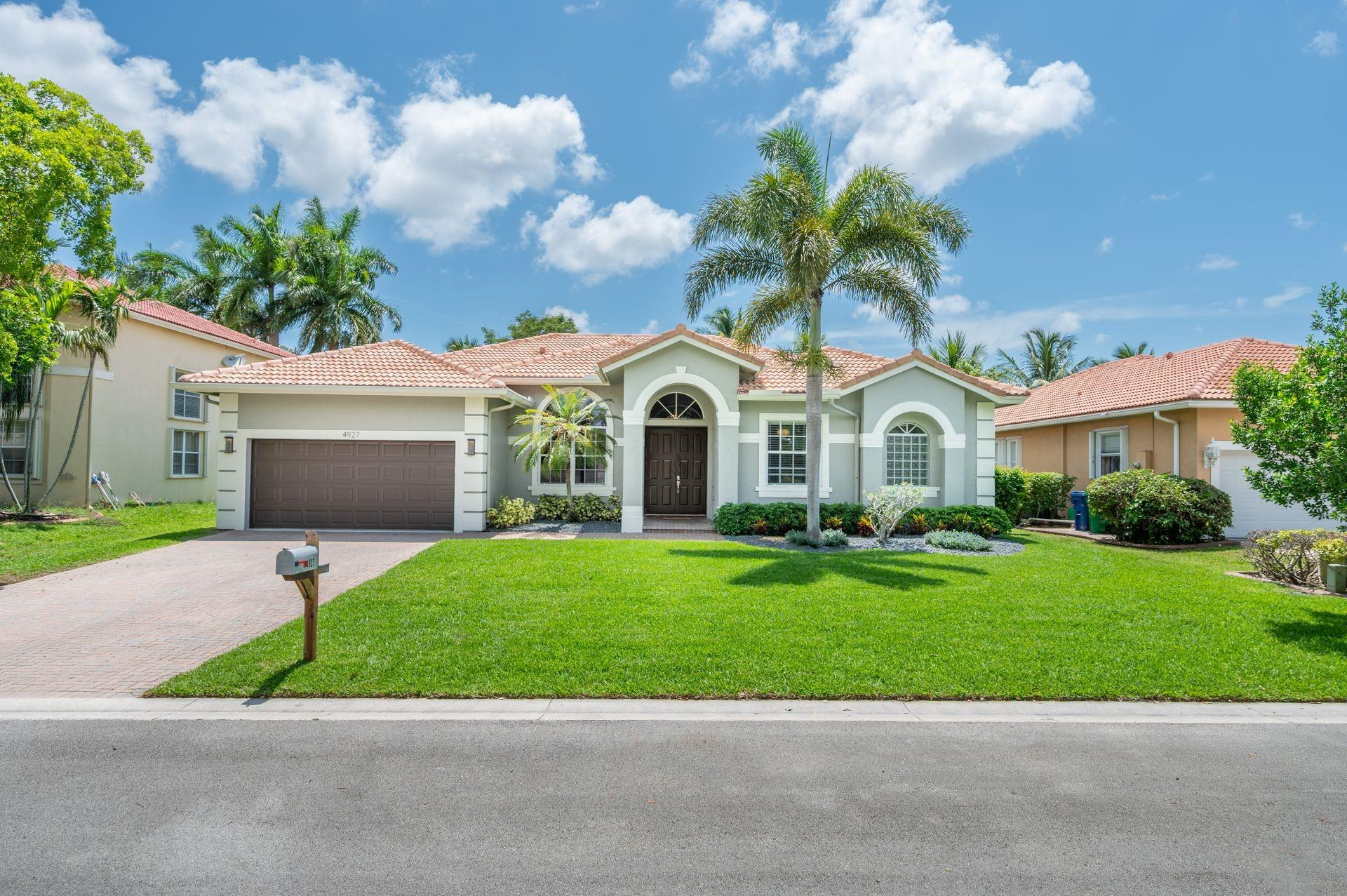 4927 NW 58th Avenue