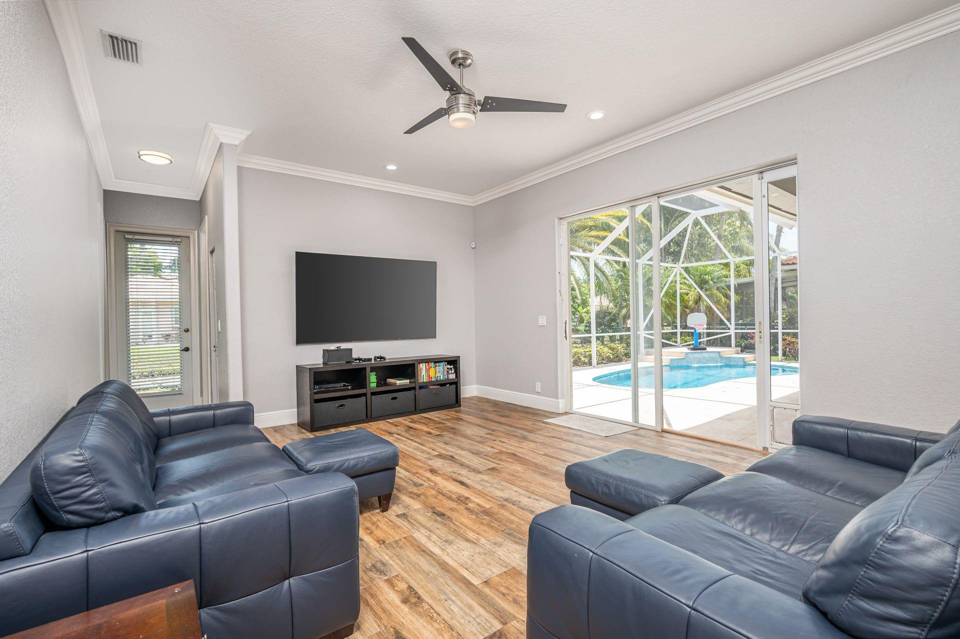 4927 NW 58th Avenue