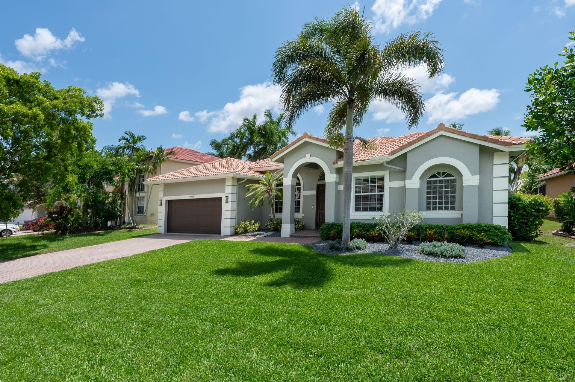 4927 NW 58th Avenue