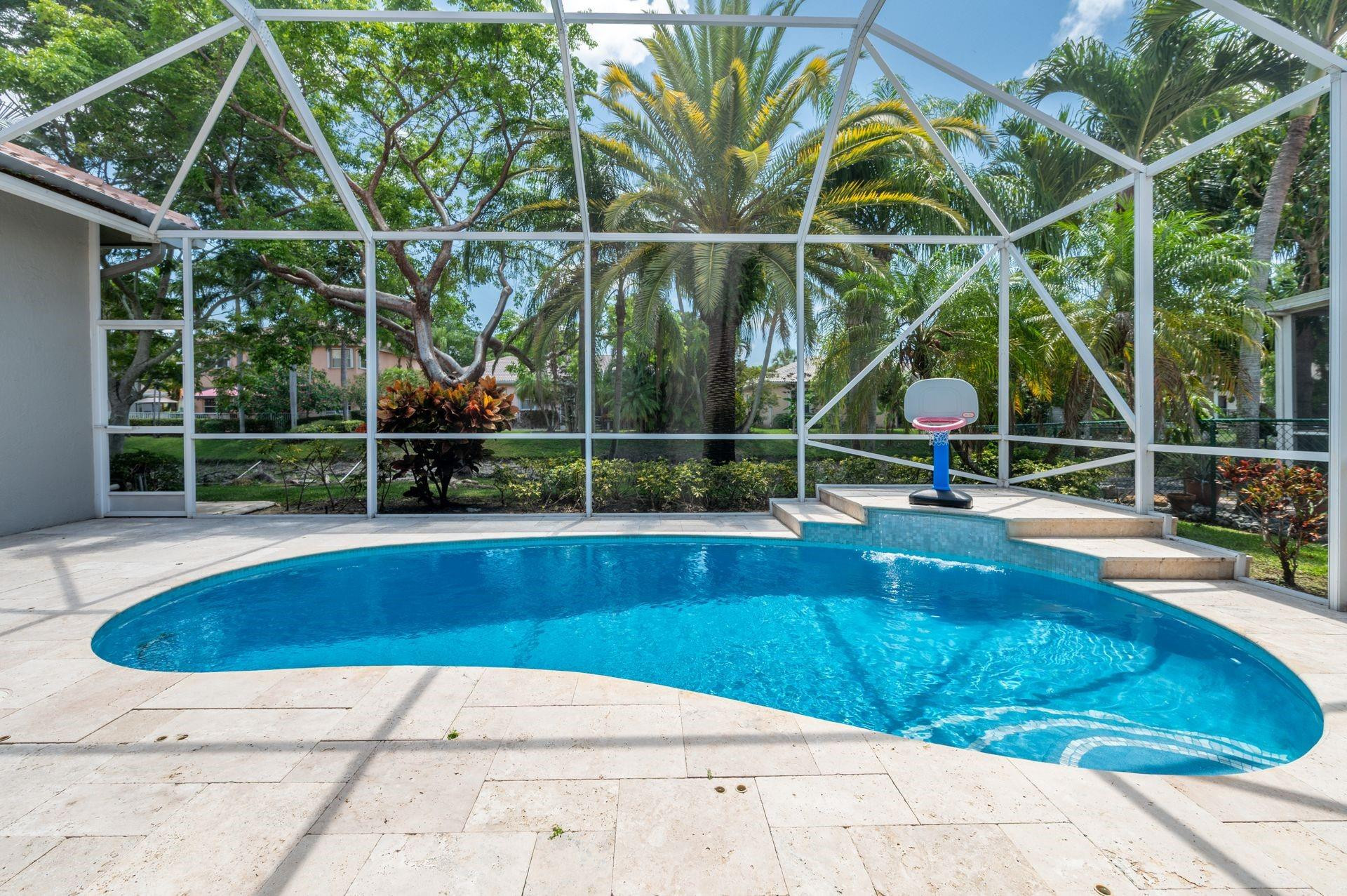 4927 NW 58th Avenue