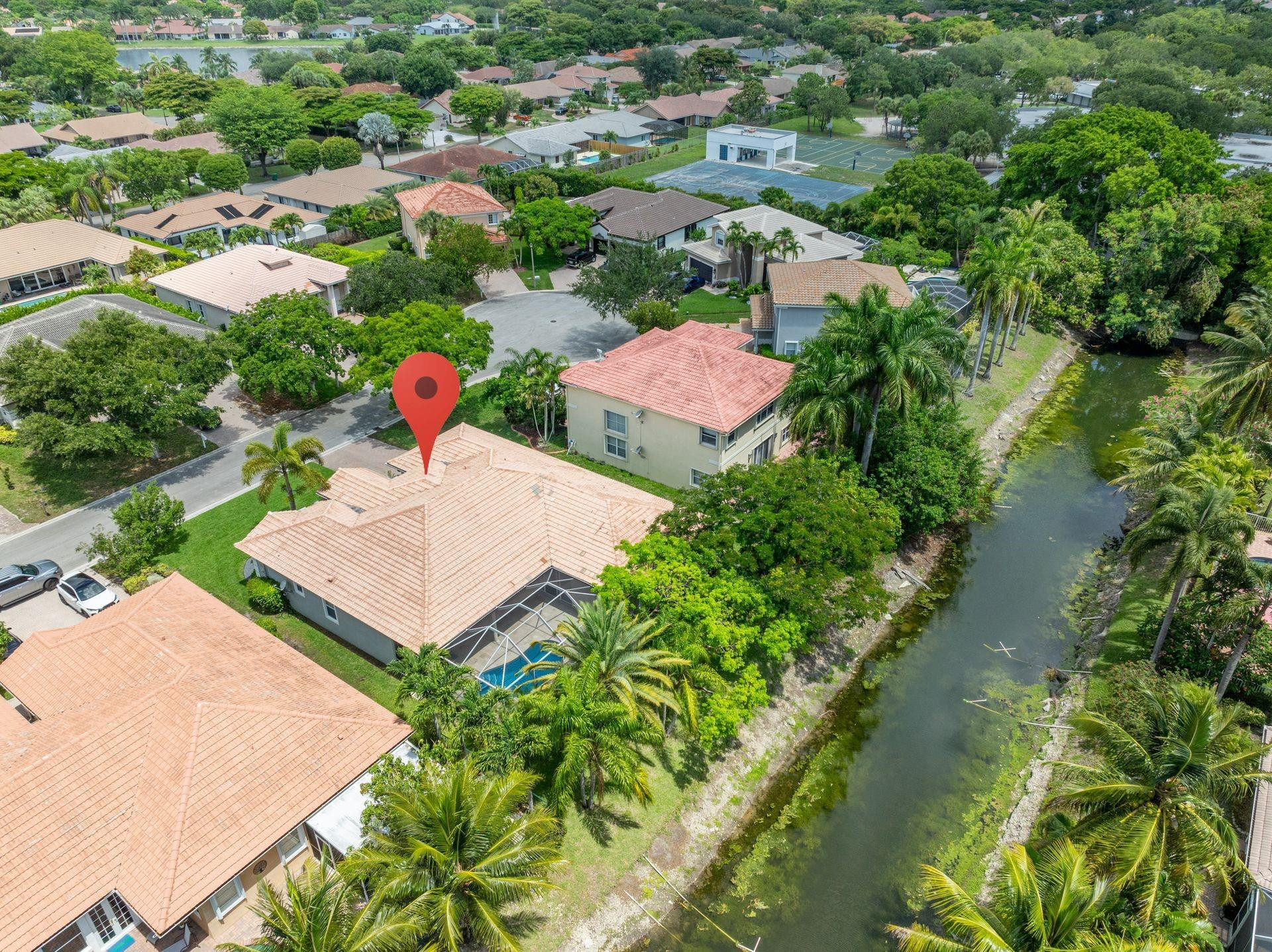 4927 NW 58th Avenue