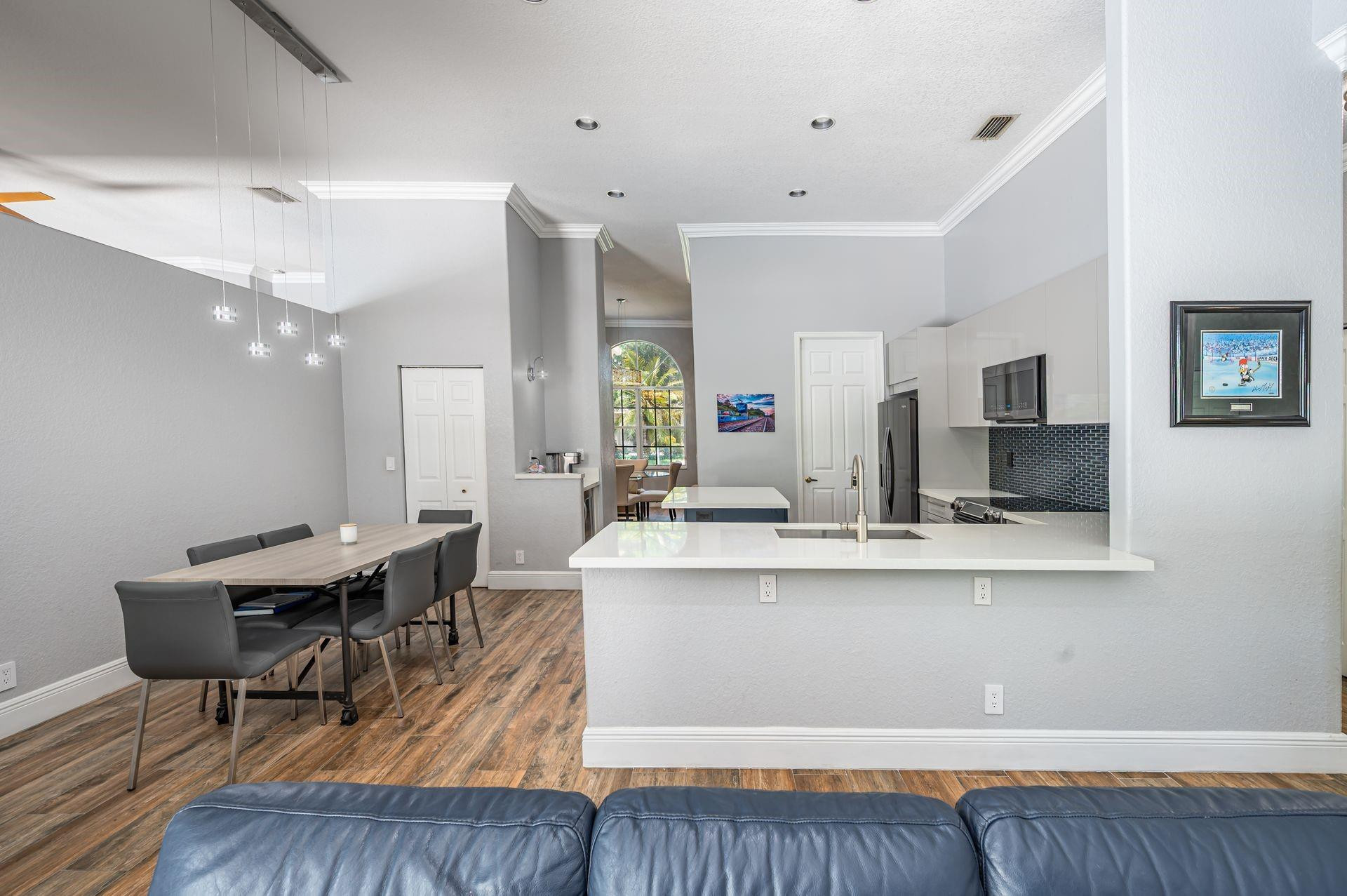 4927 NW 58th Avenue