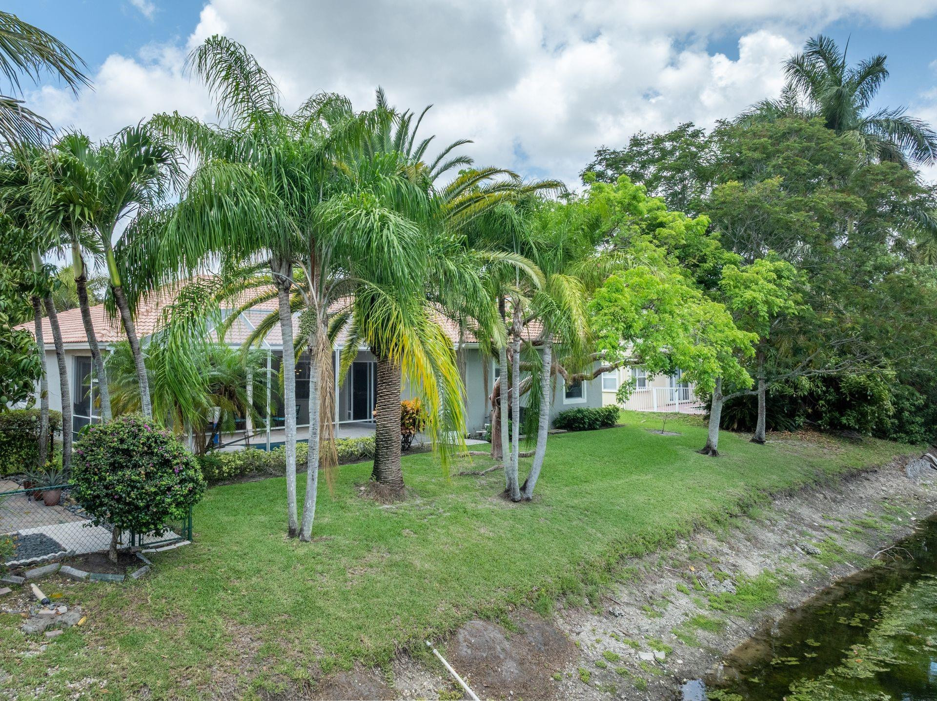 4927 NW 58th Avenue