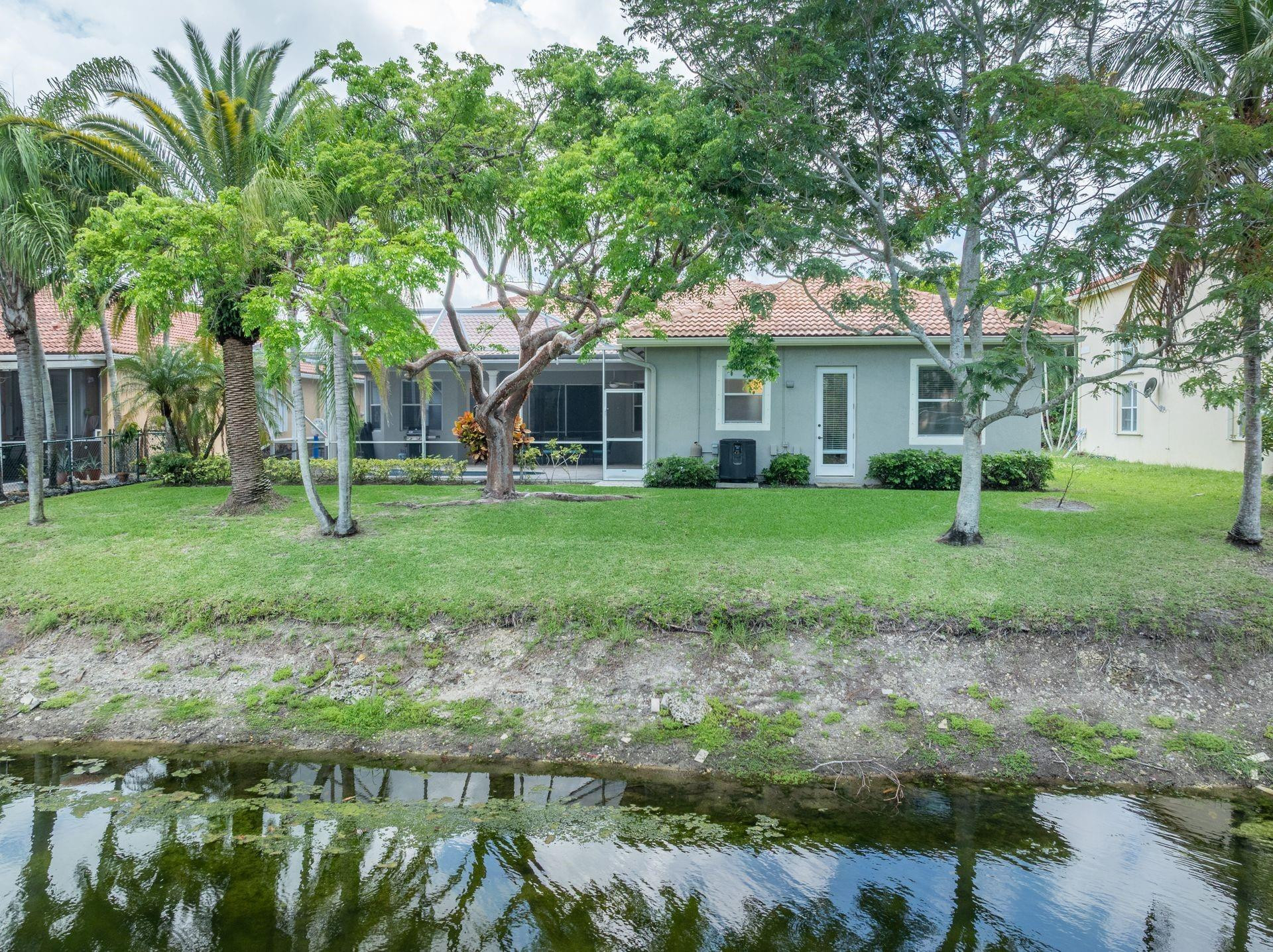 4927 NW 58th Avenue