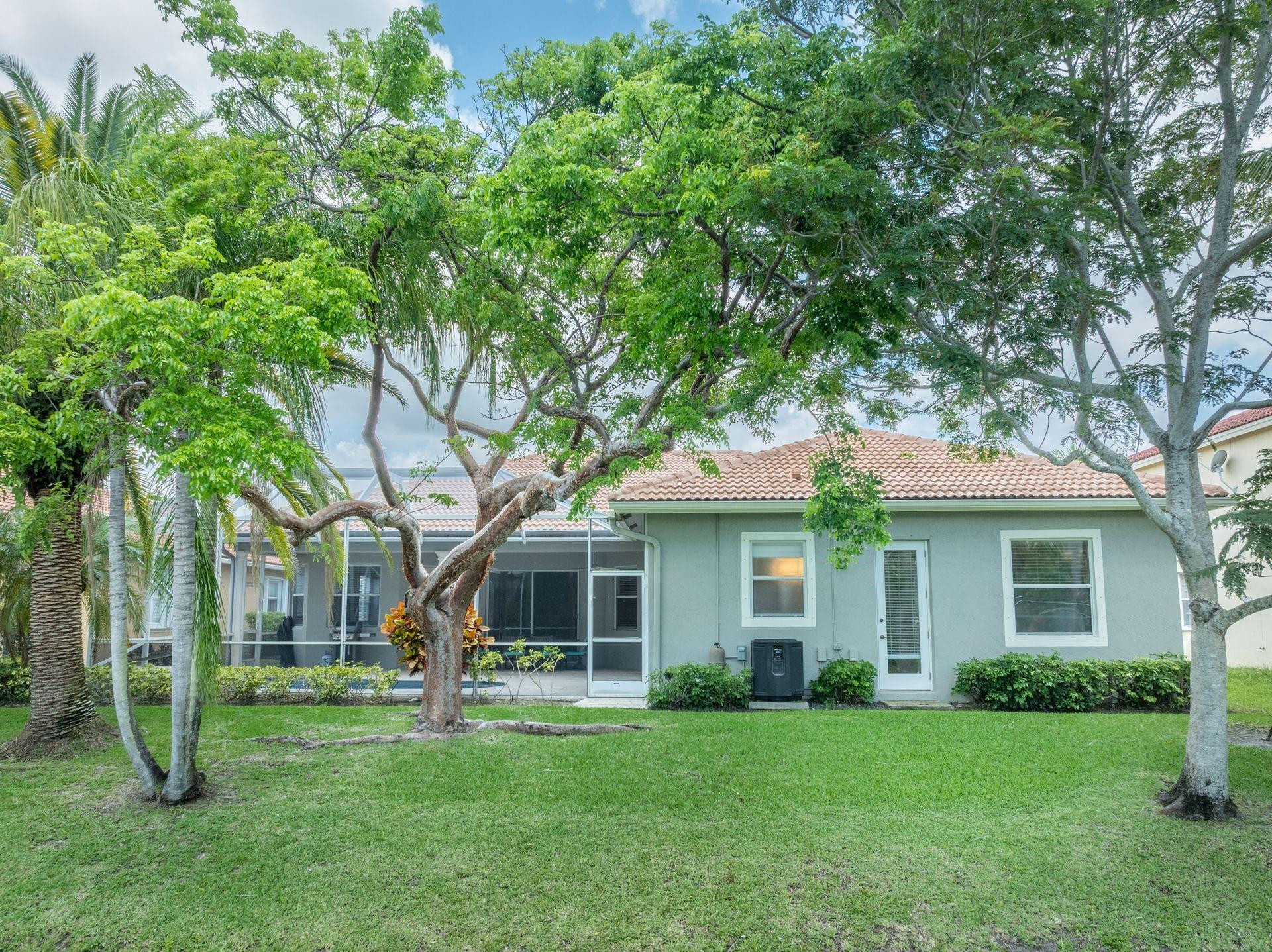 4927 NW 58th Avenue