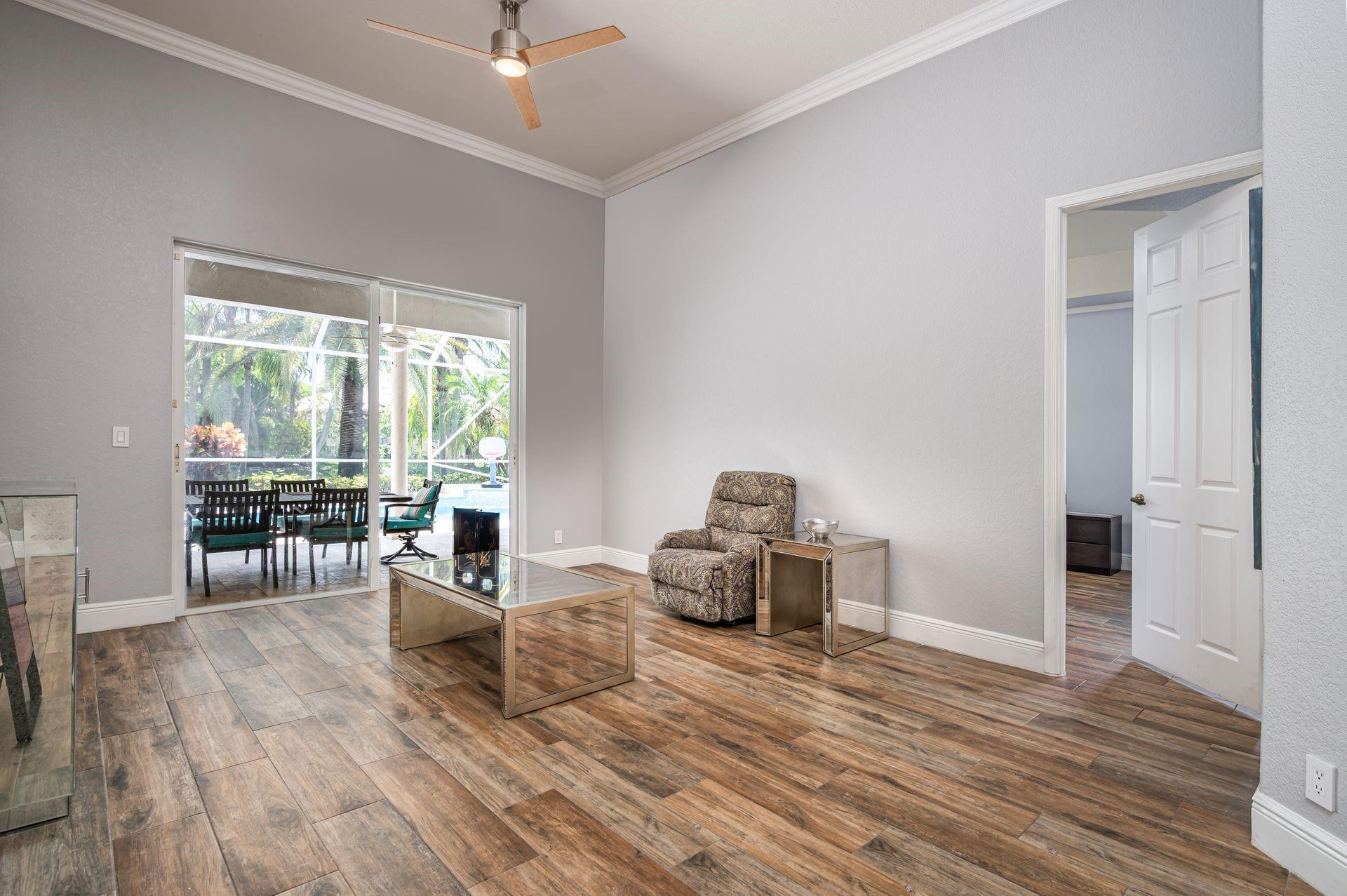 4927 NW 58th Avenue