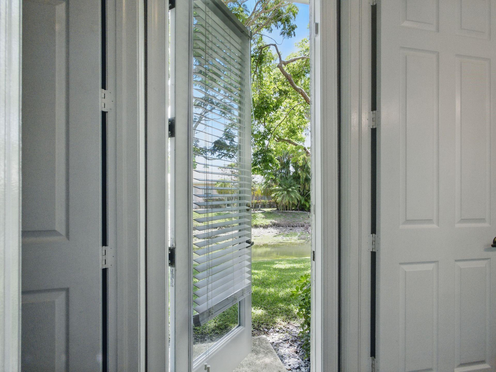 4927 NW 58th Avenue