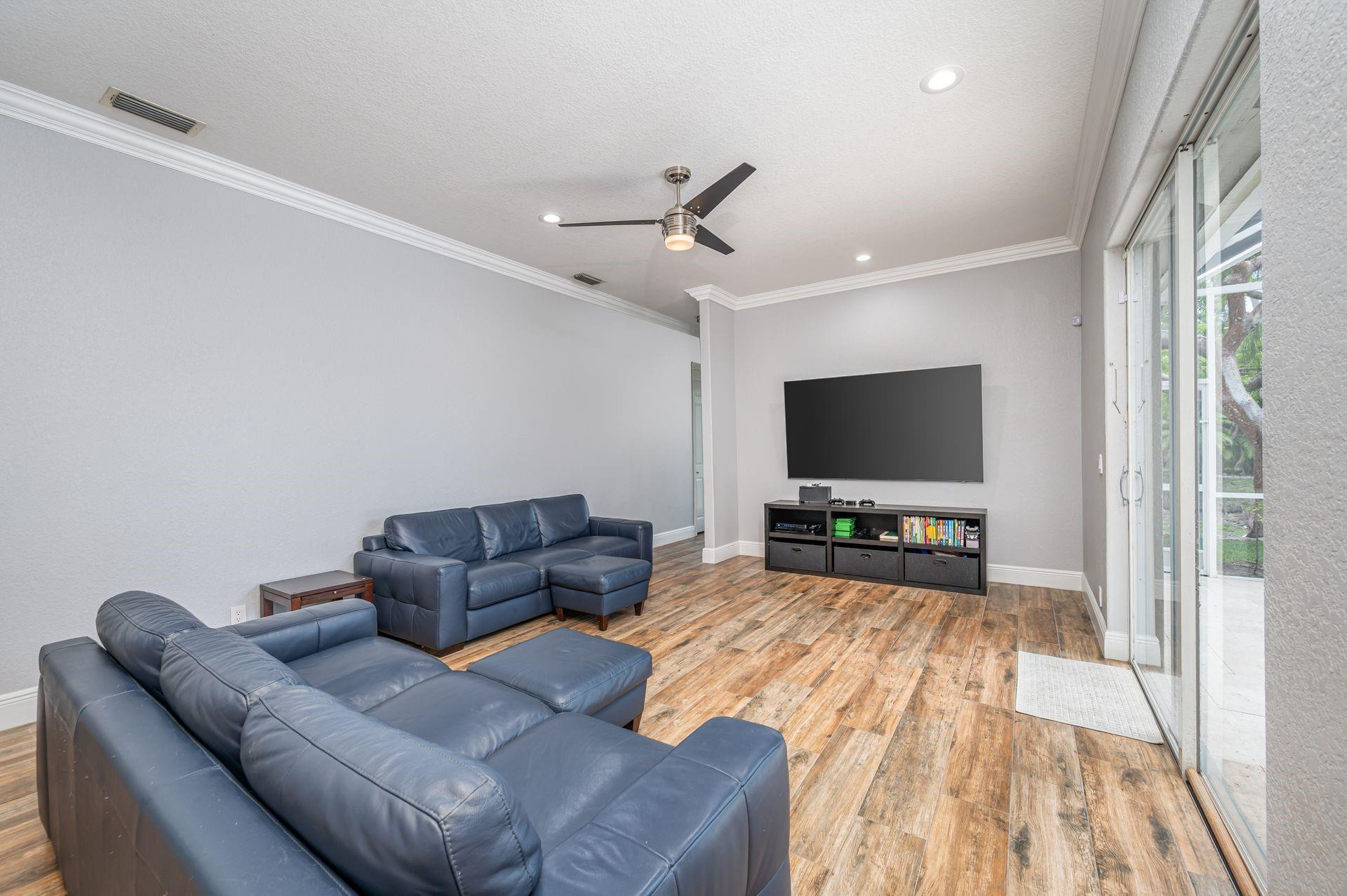 4927 NW 58th Avenue