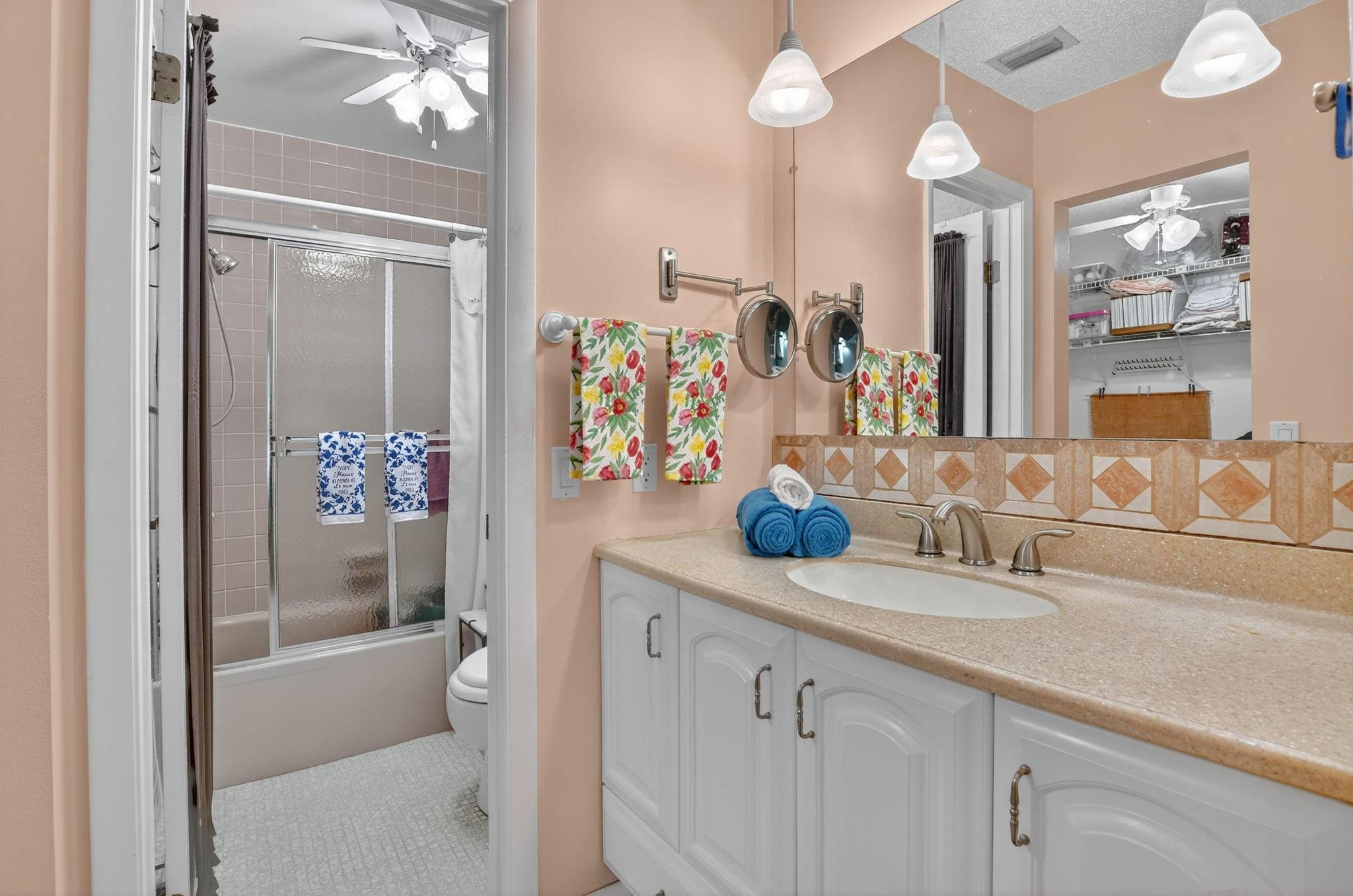 2053 SW 15th Place