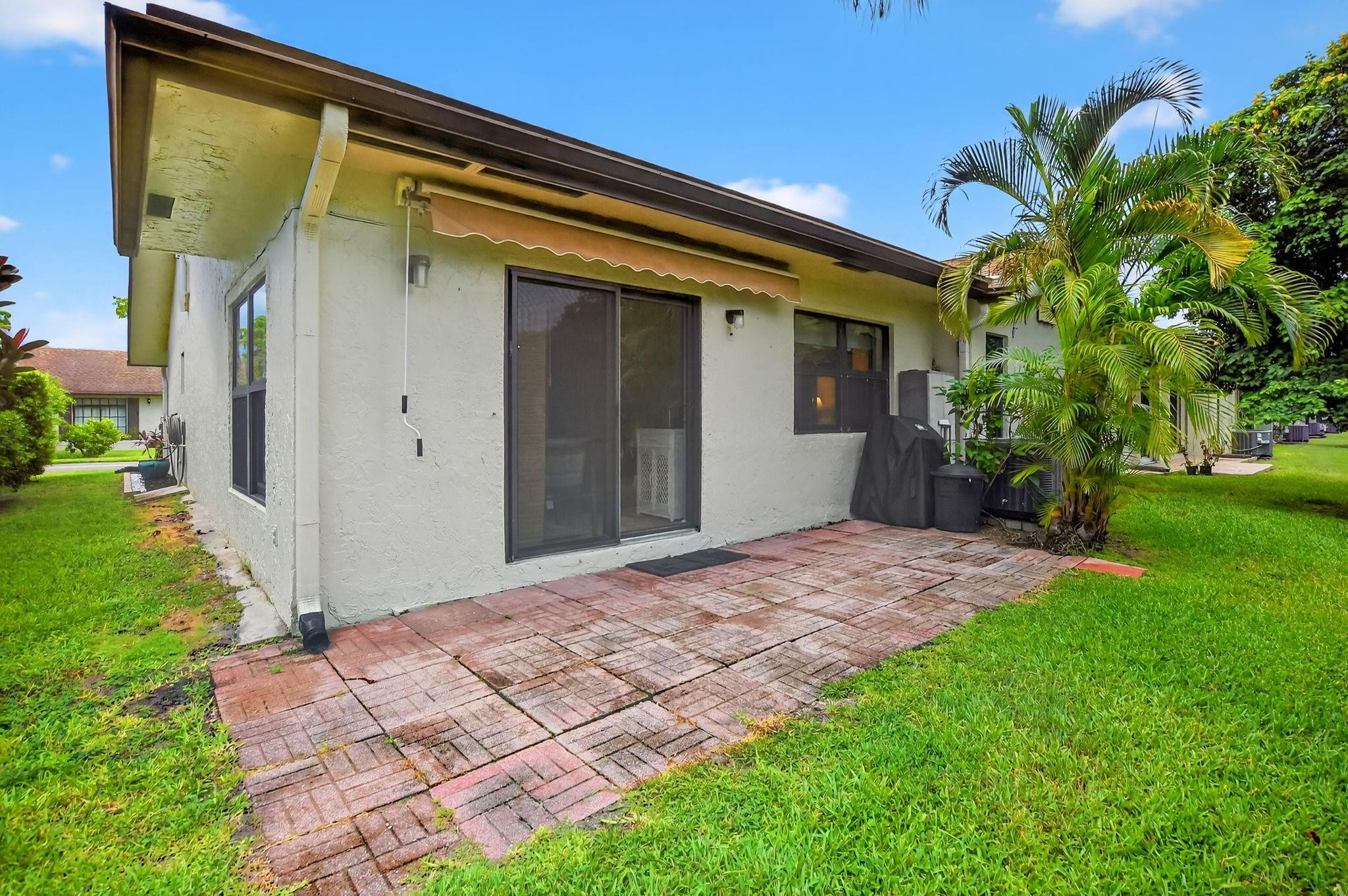 2053 SW 15th Place
