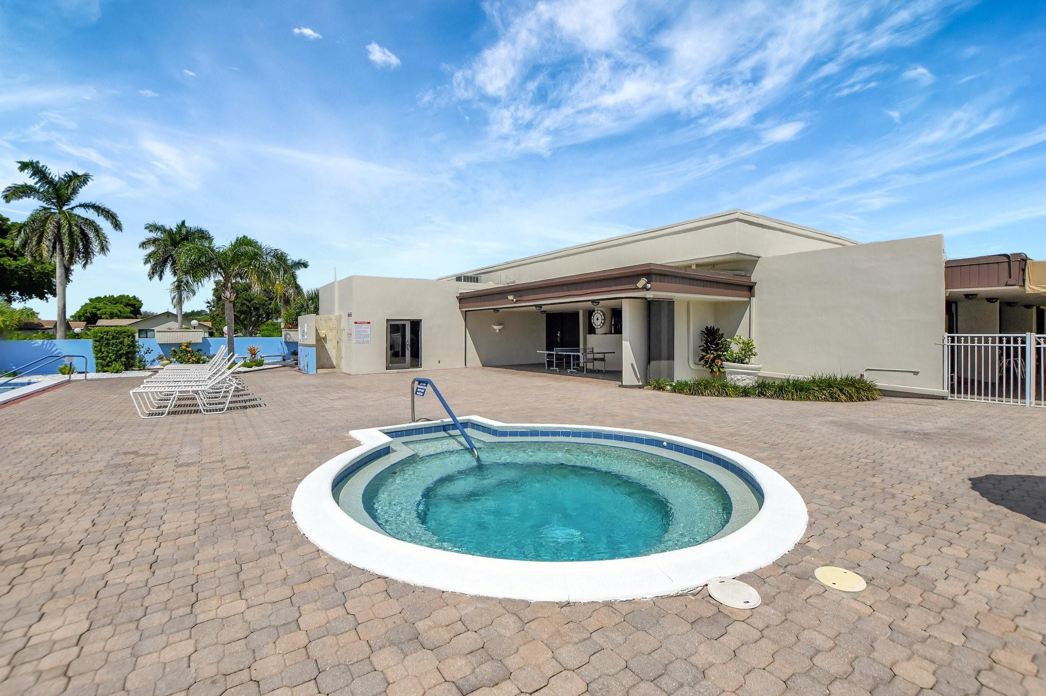 2053 SW 15th Place