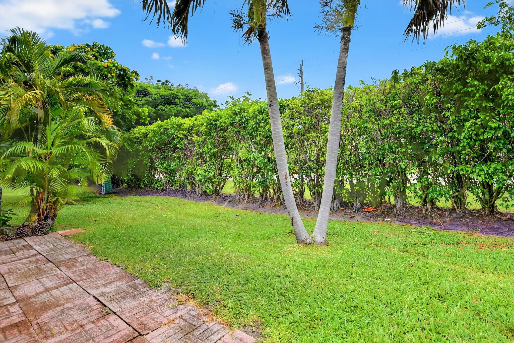 2053 SW 15th Place