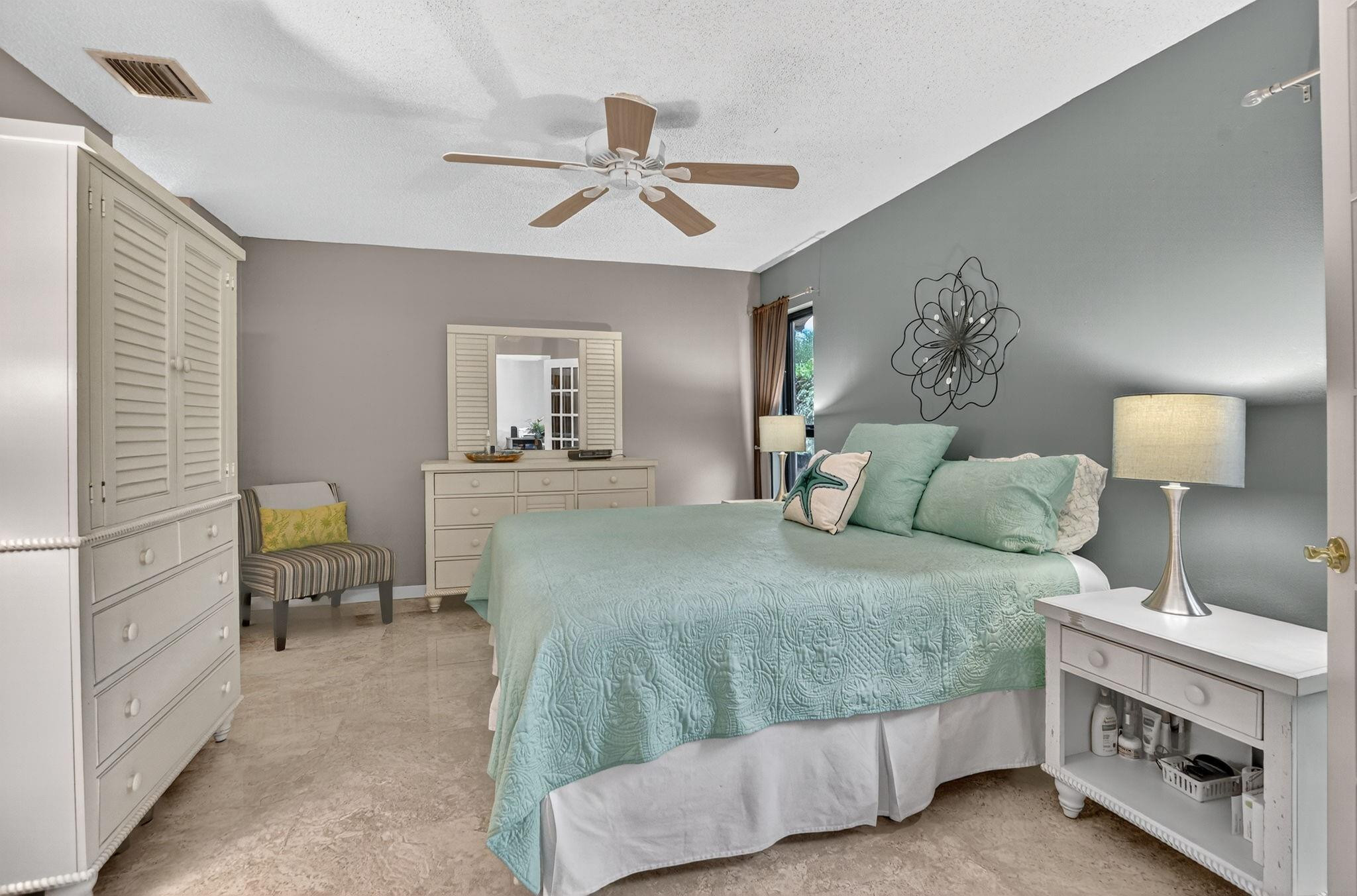 2053 SW 15th Place