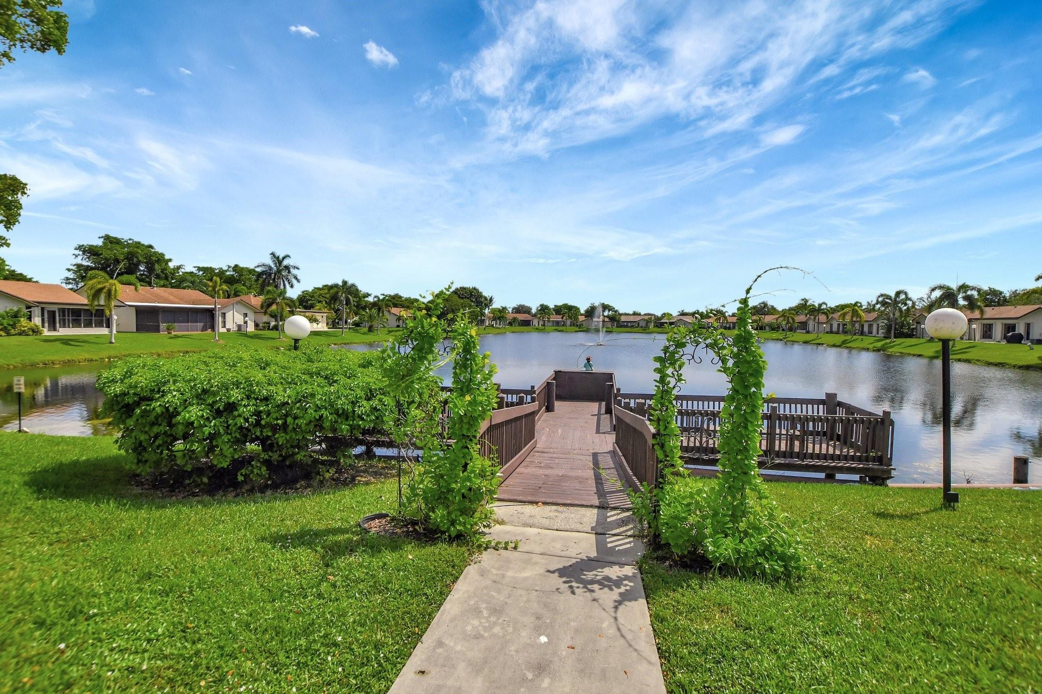 2053 SW 15th Place