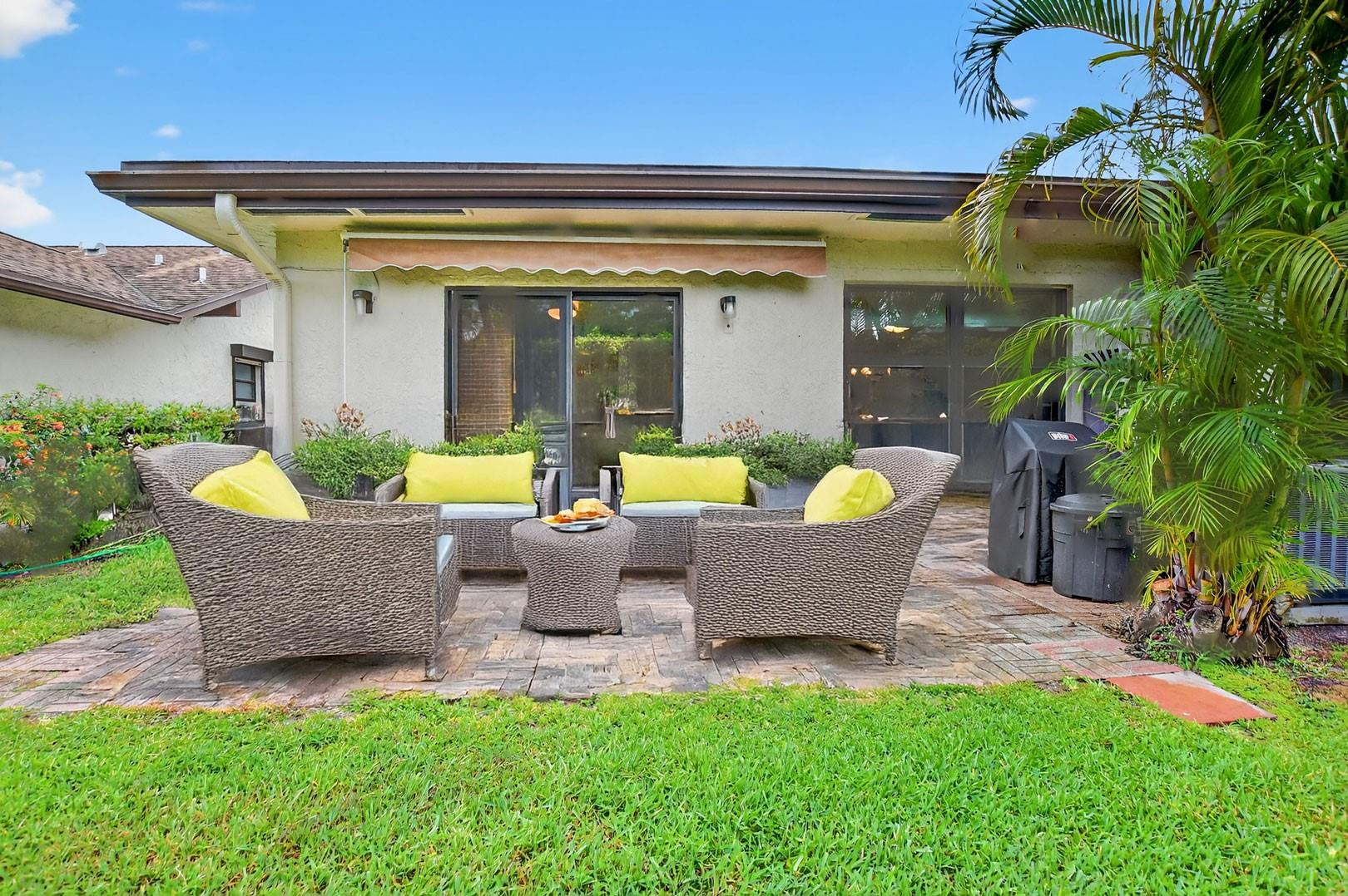 2053 SW 15th Place