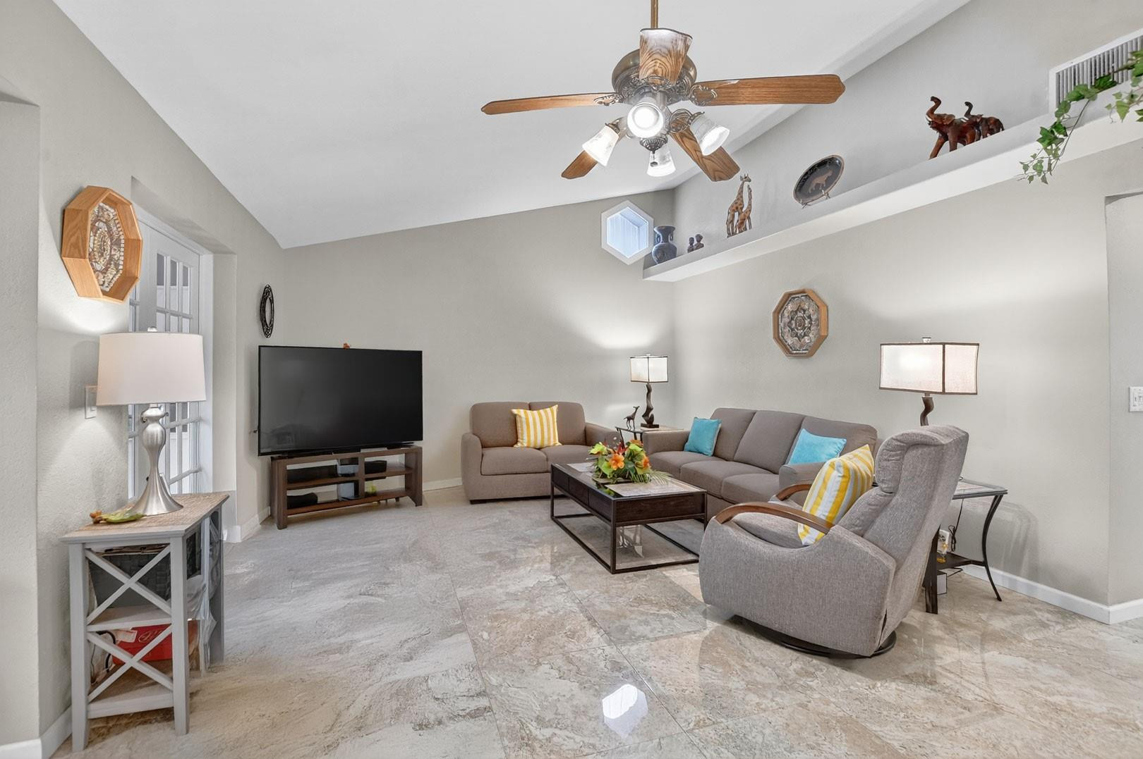 2053 SW 15th Place