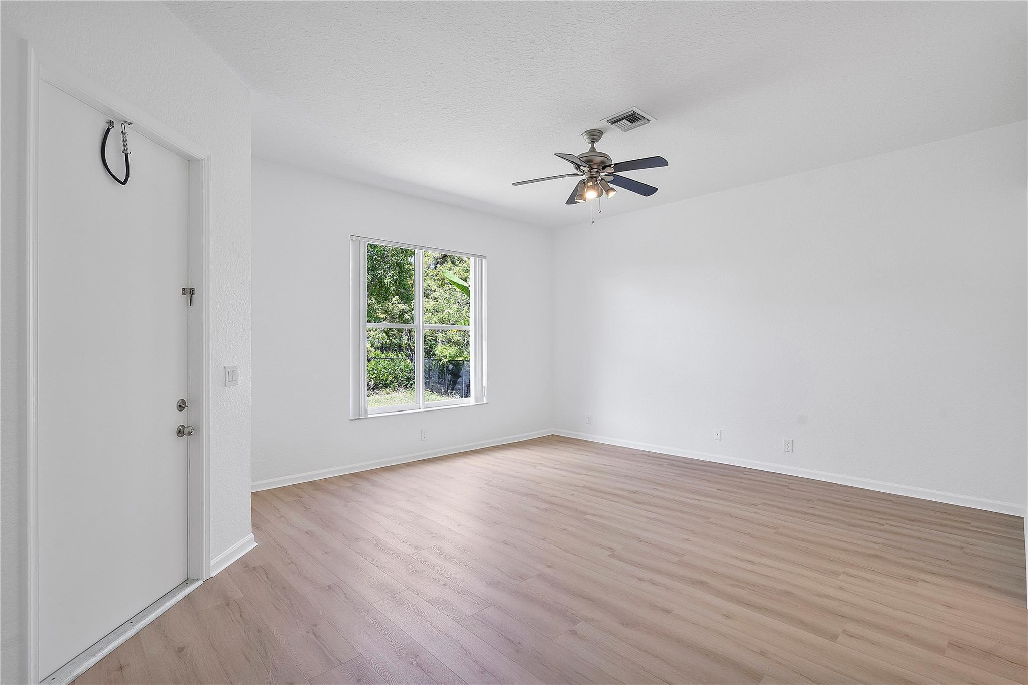 11517 NW 49th Court