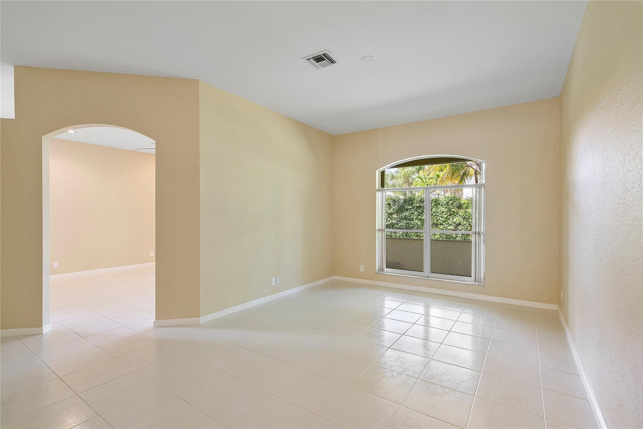 11517 NW 49th Court