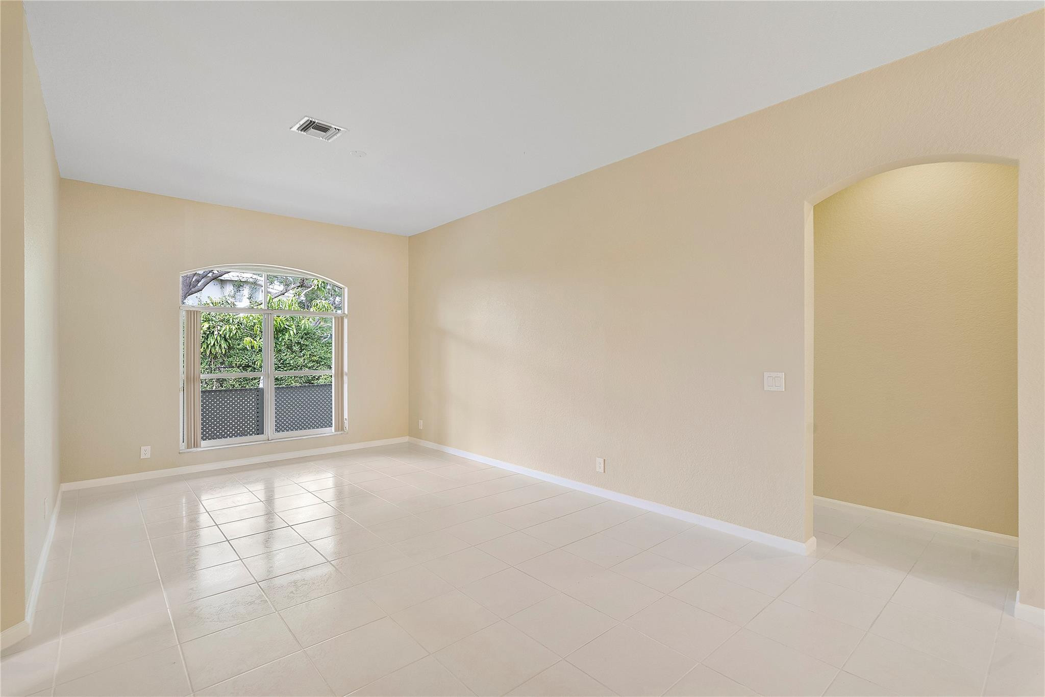 11517 NW 49th Court