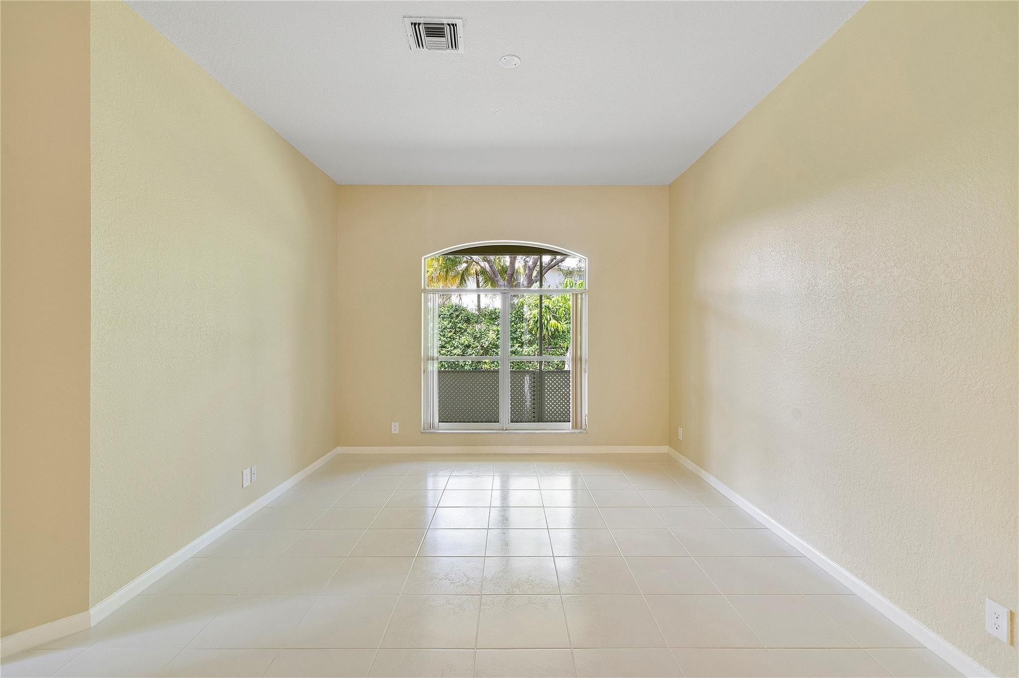 11517 NW 49th Court