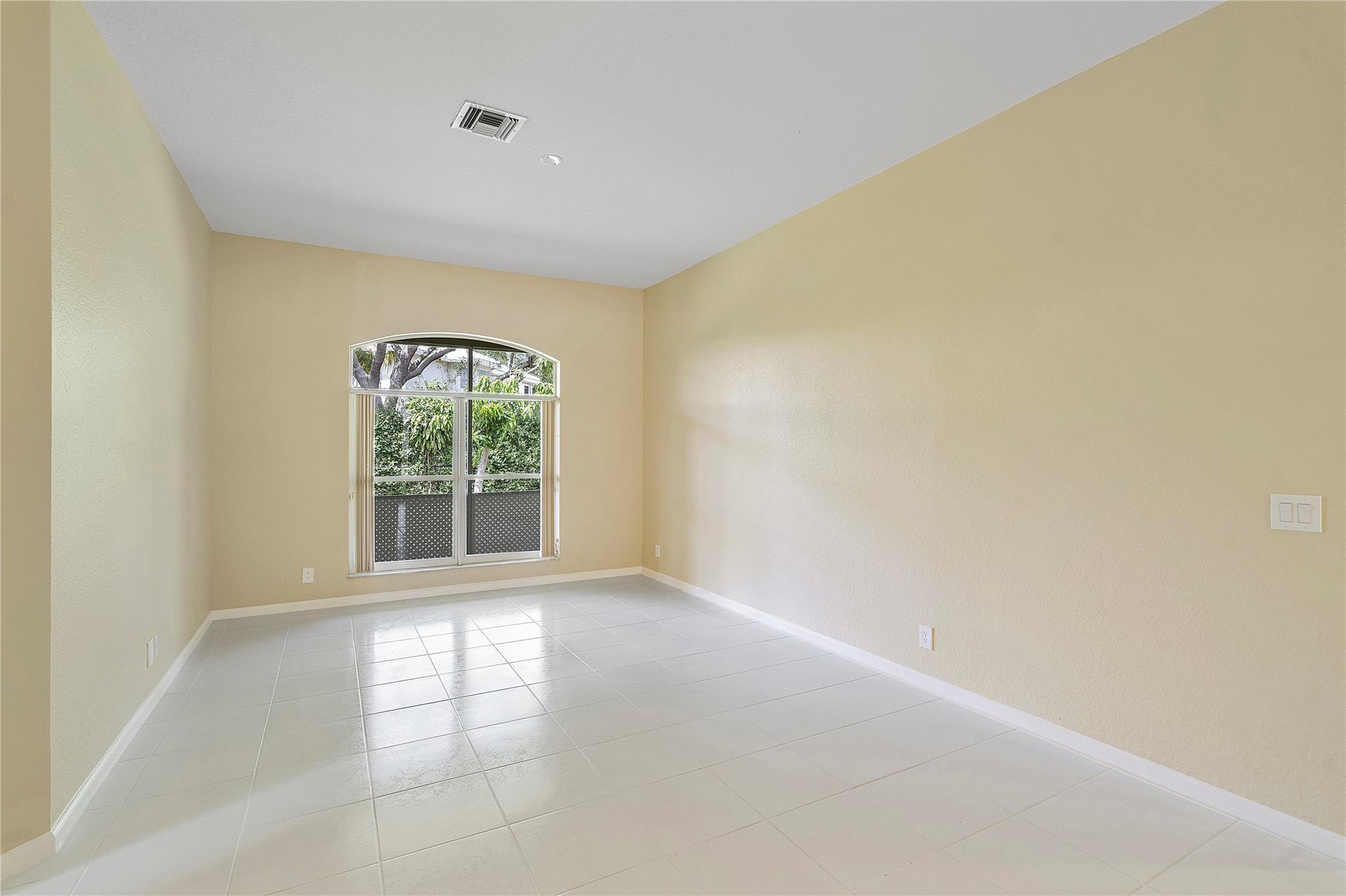 11517 NW 49th Court