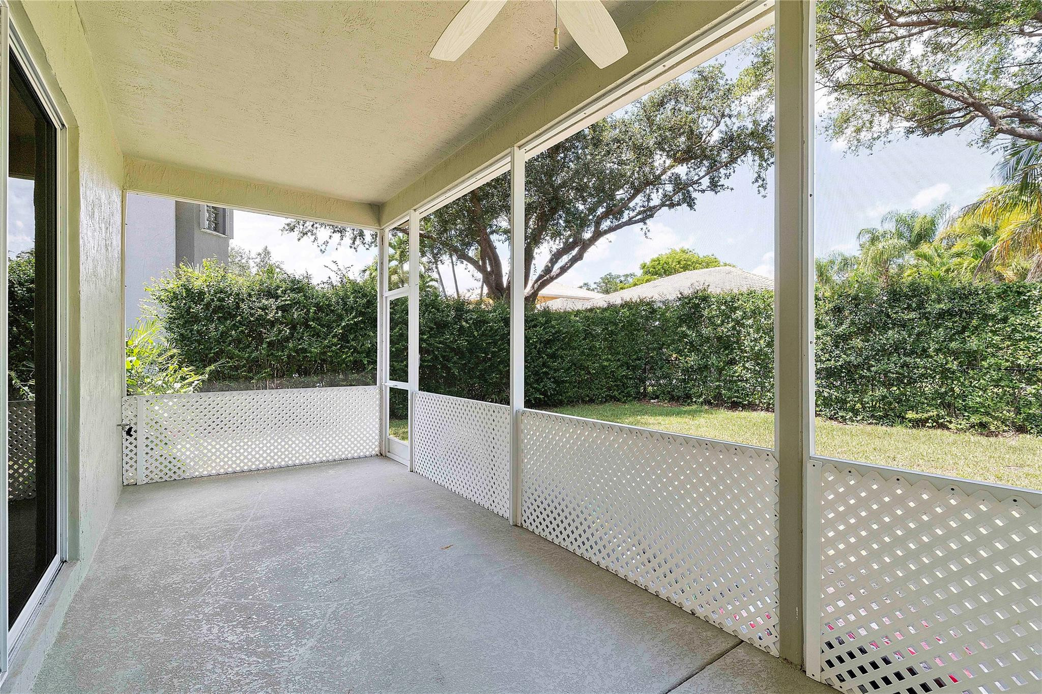 11517 NW 49th Court