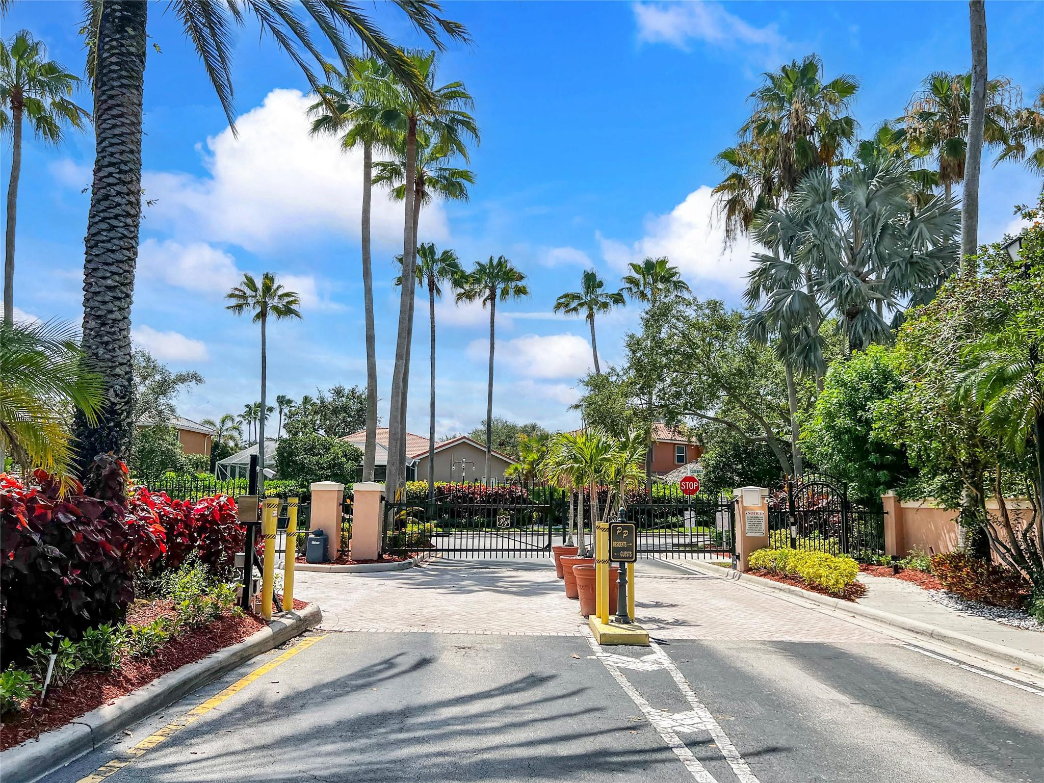 11517 NW 49th Court