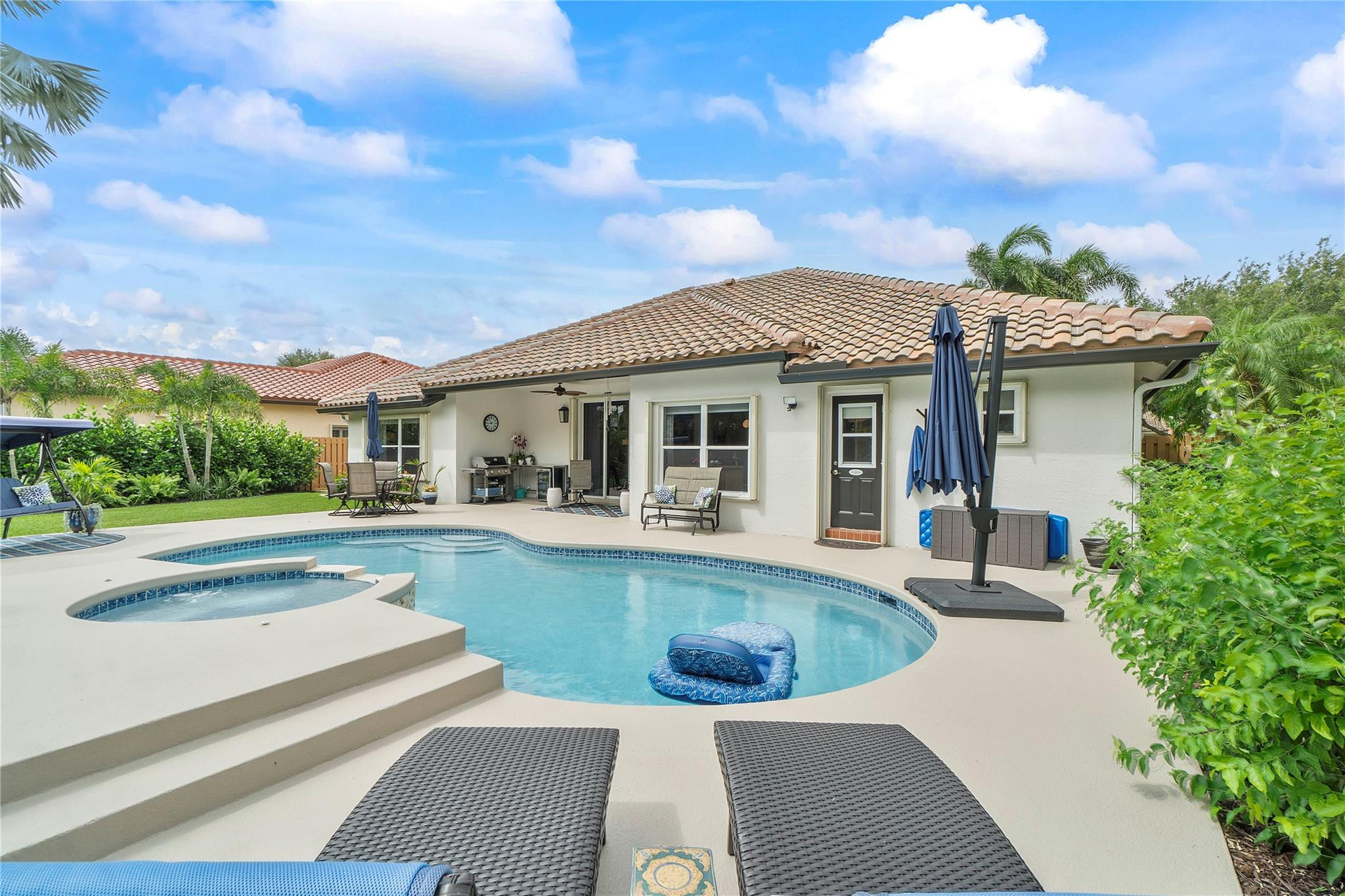 1609 NW 102nd Way