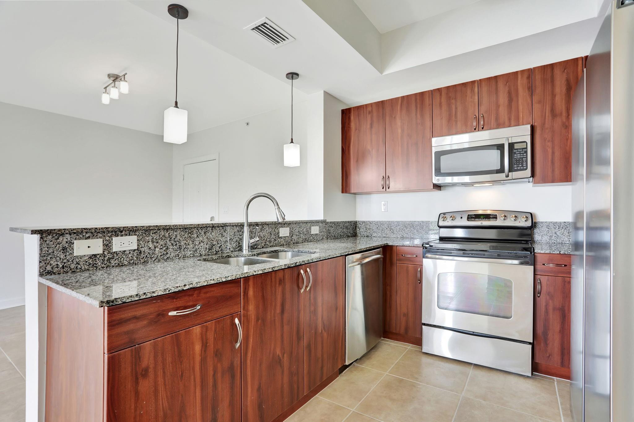 1931 NE 2nd Street 402