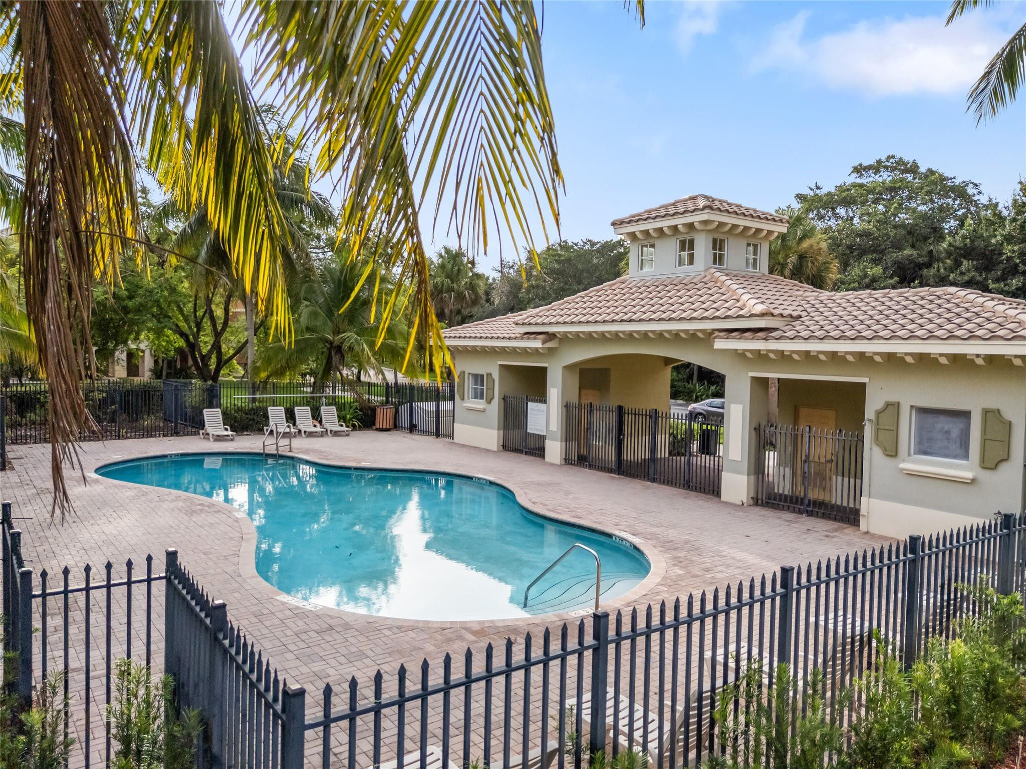 3924 Laurel Lane 3924