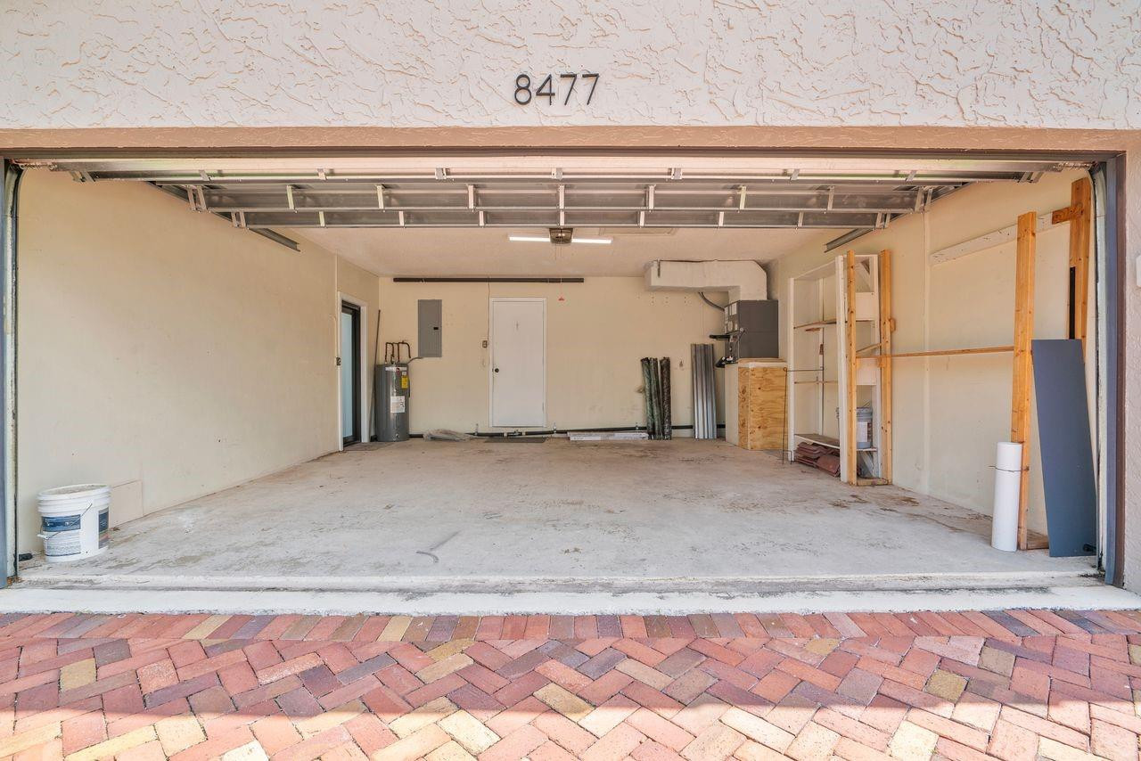 8477 NW 27th Drive