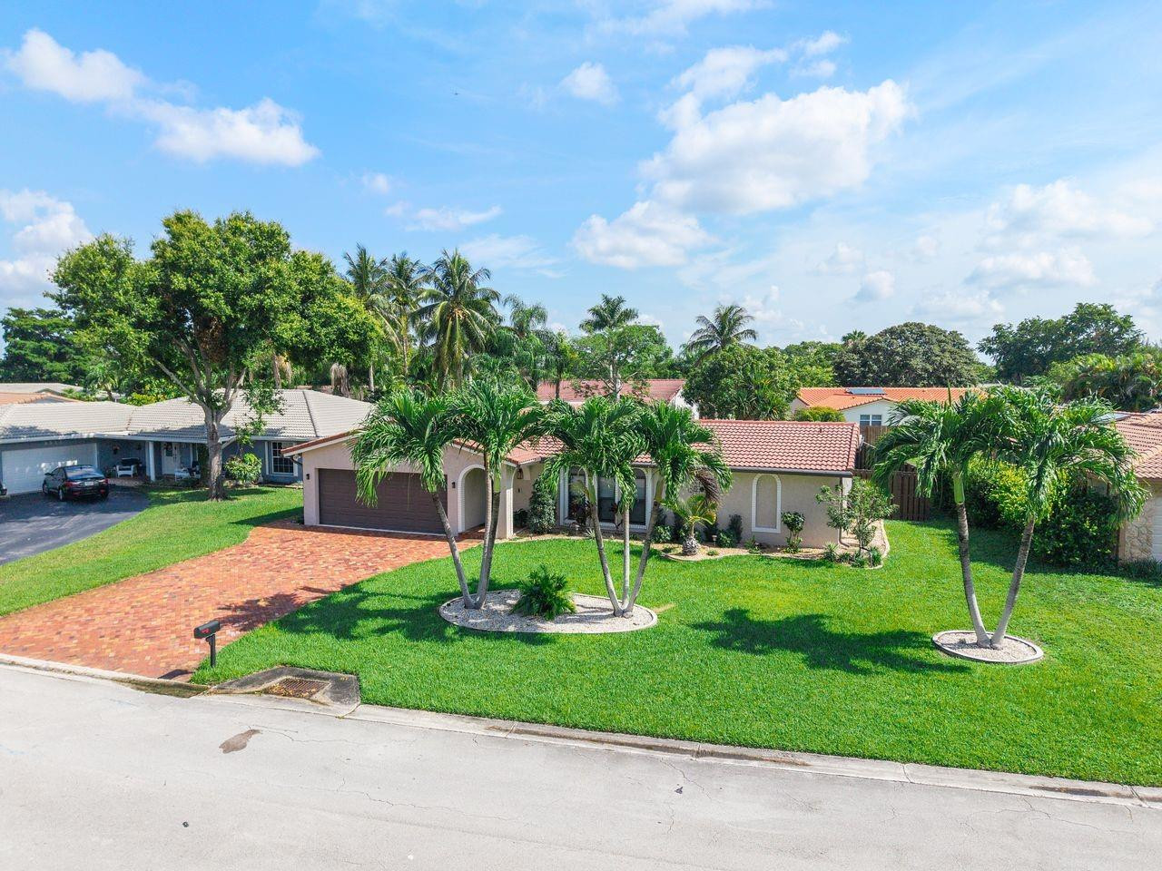 8477 NW 27th Drive