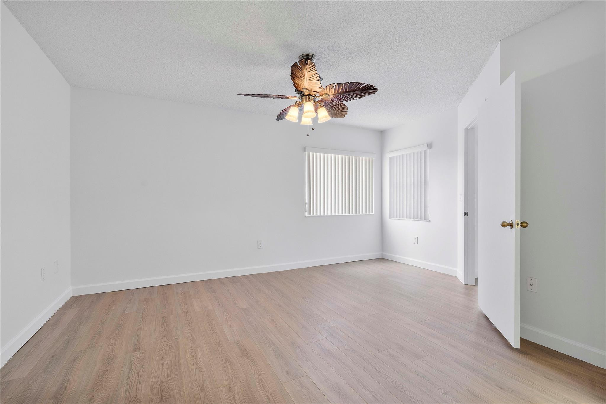 9537 Weldon Circle i309