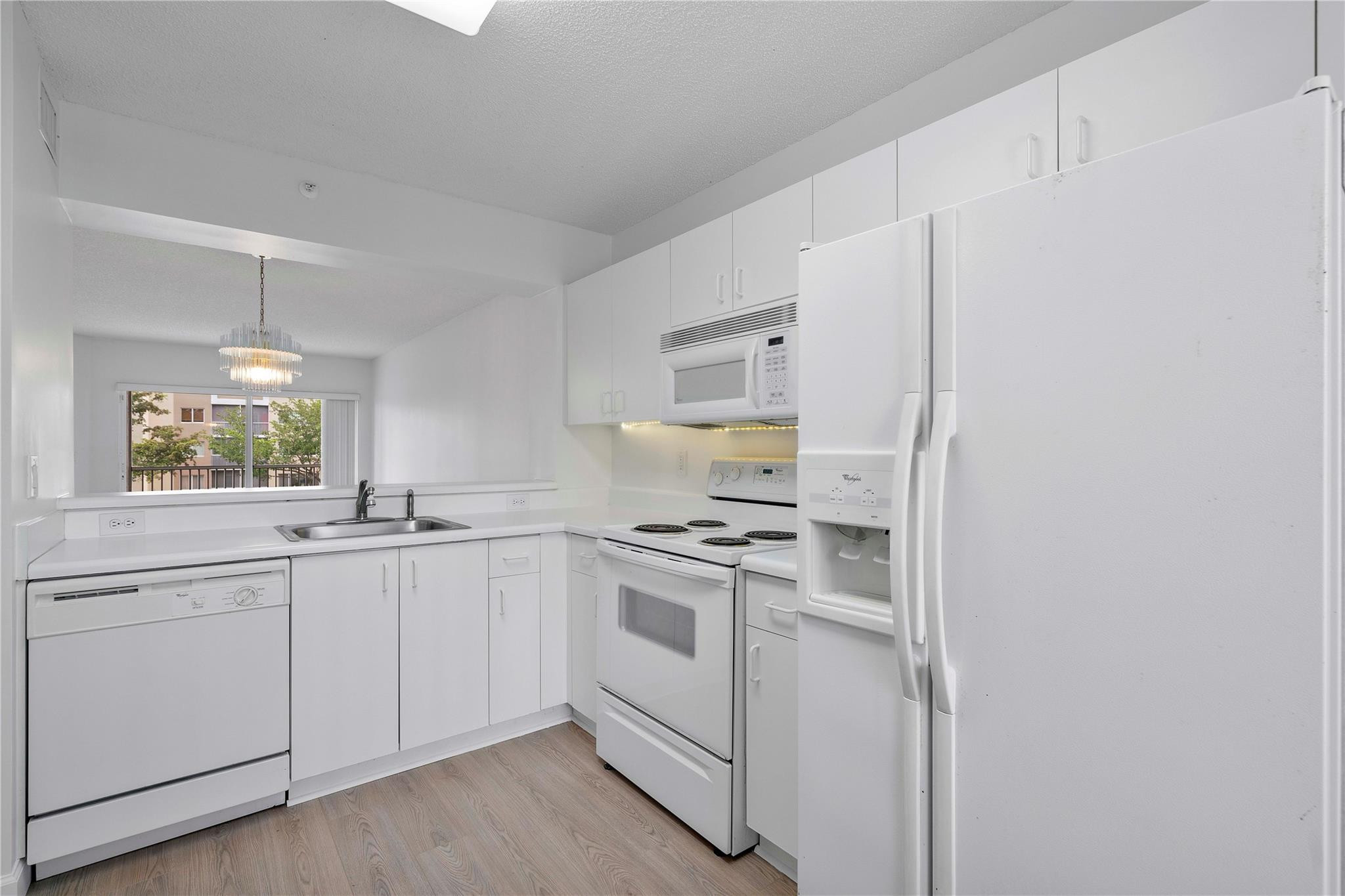 9537 Weldon Circle i309