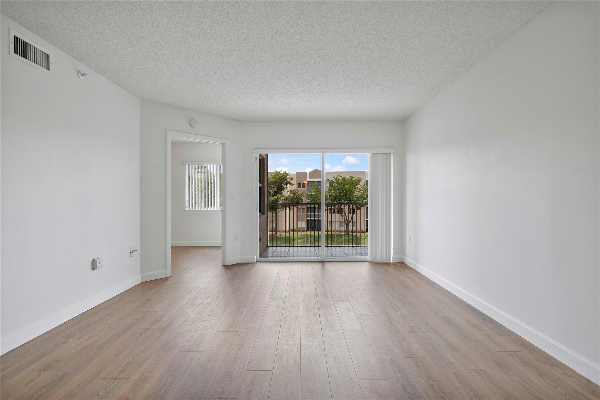 9537 Weldon Circle i309