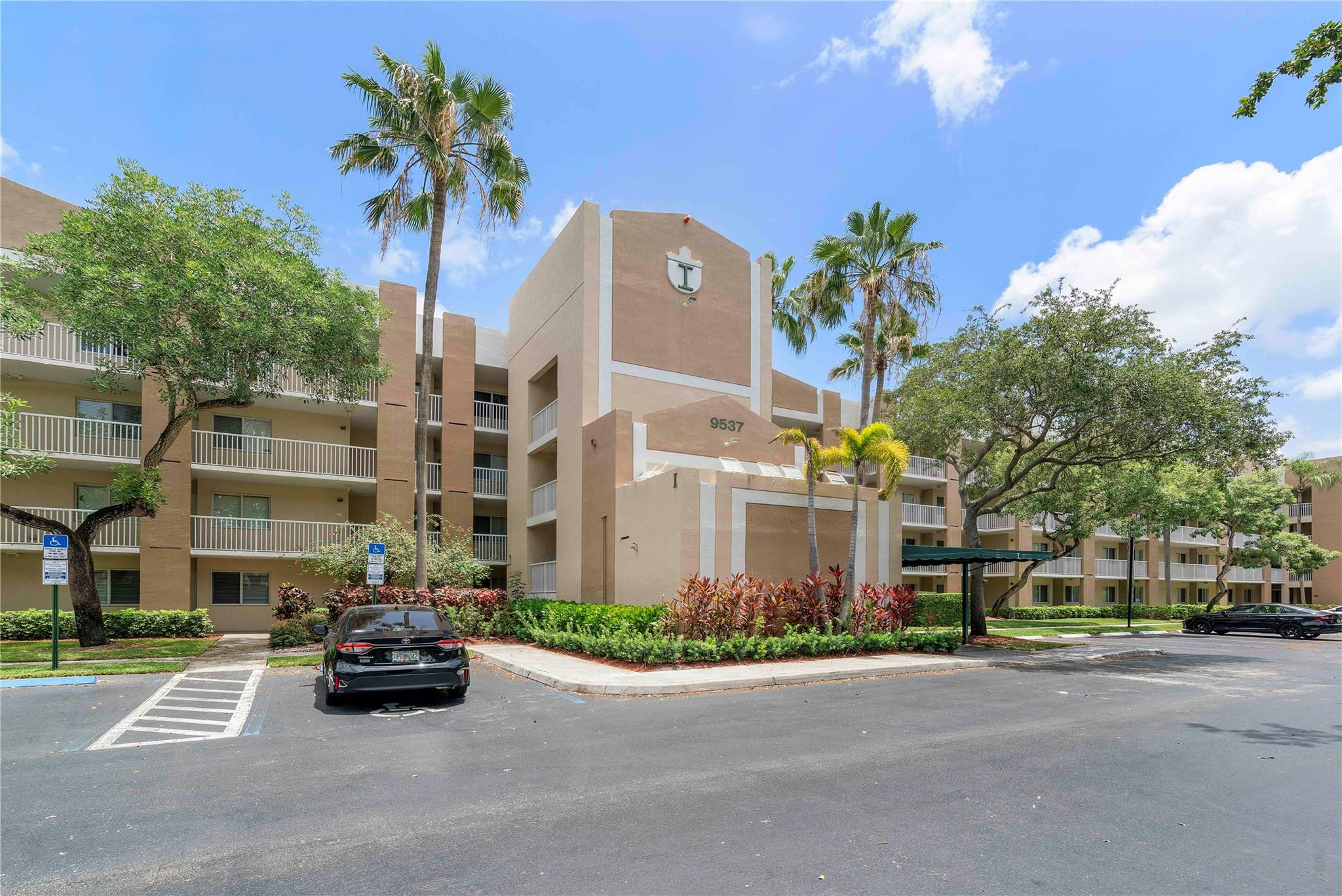 9537 Weldon Circle i309