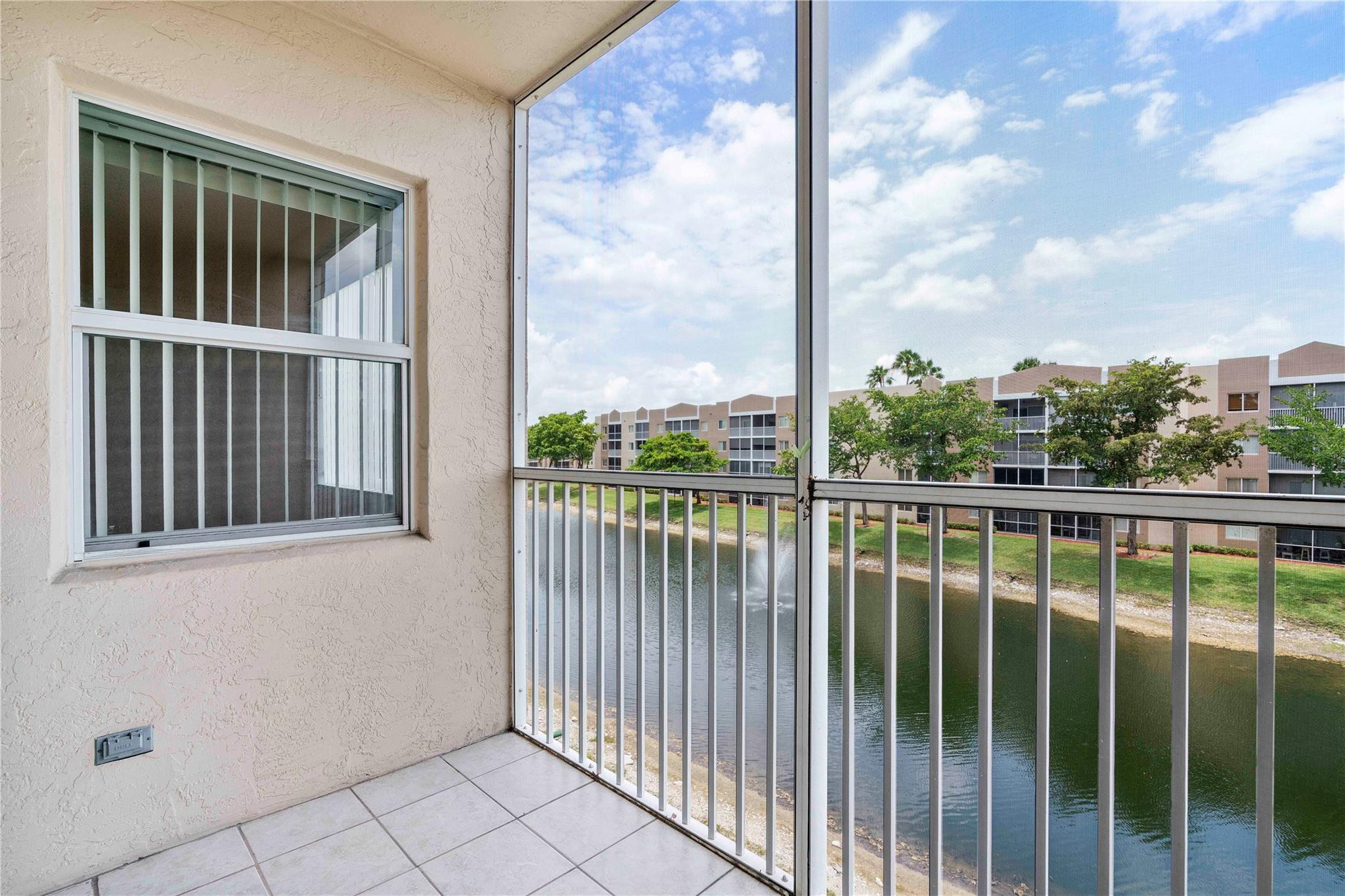 9537 Weldon Circle i309