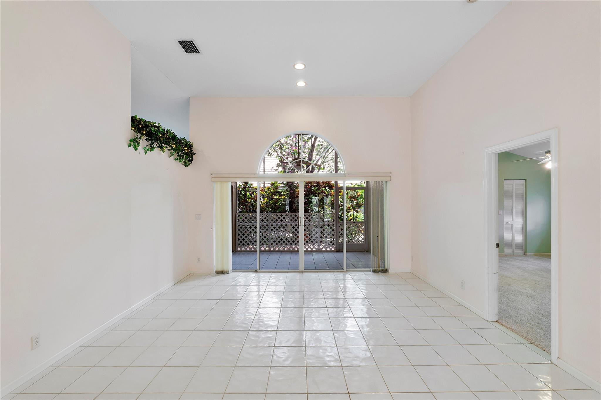 12729 NW 19th Manor