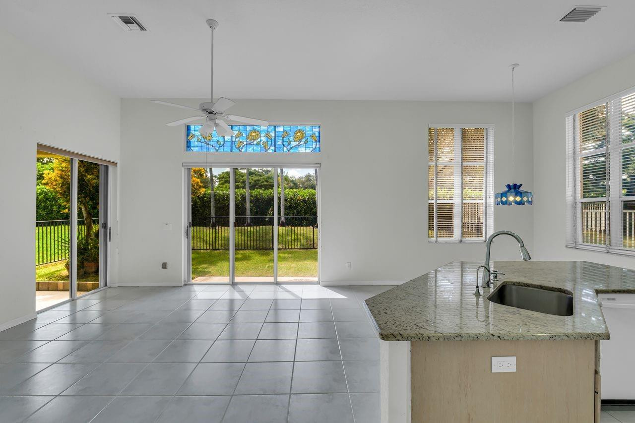 7665 NW 71st Terrace