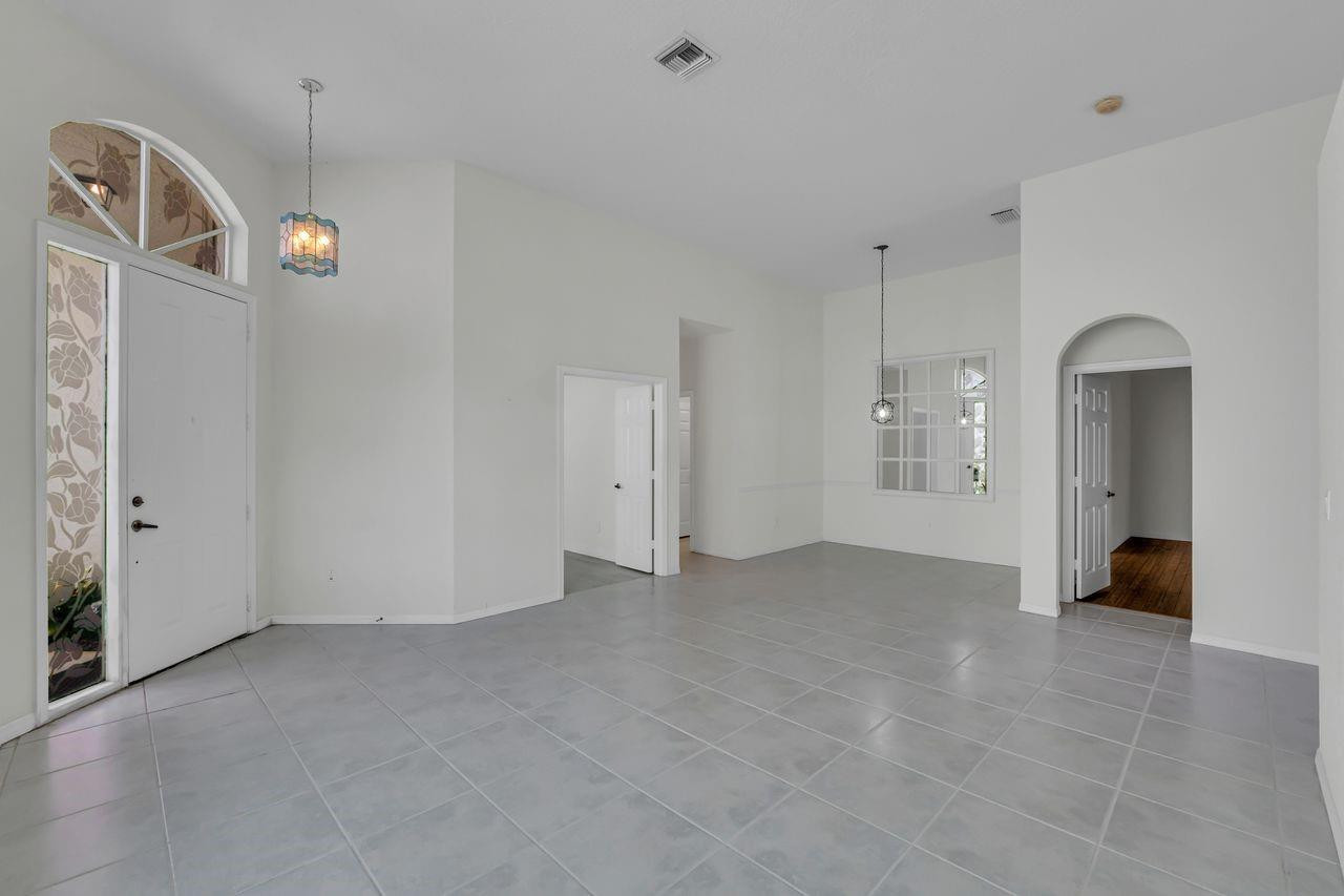 7665 NW 71st Terrace