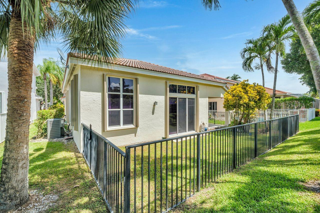 7665 NW 71st Terrace