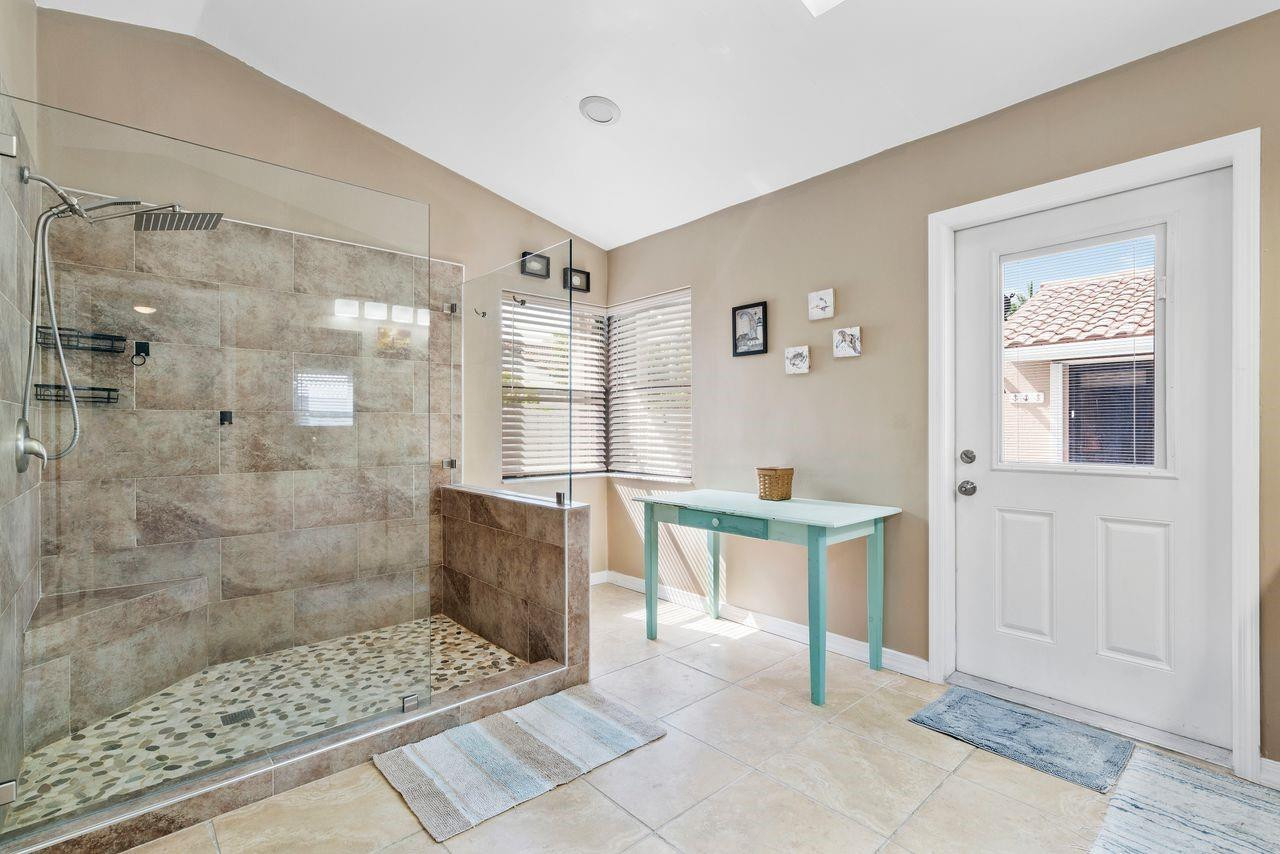 5064 NW 66th Lane