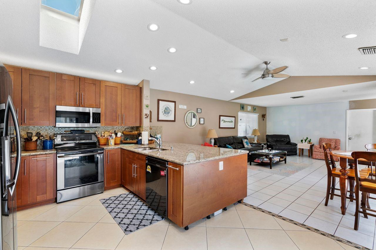 5064 NW 66th Lane