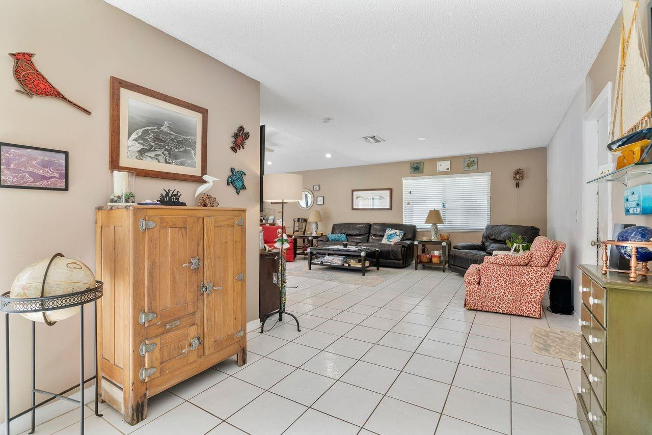 5064 NW 66th Lane
